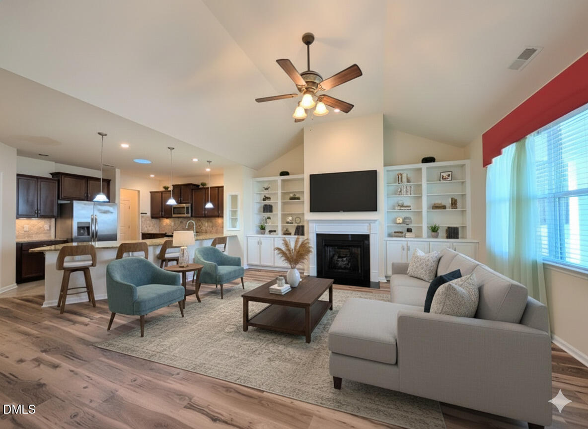 4612 Thorn Leaf Court