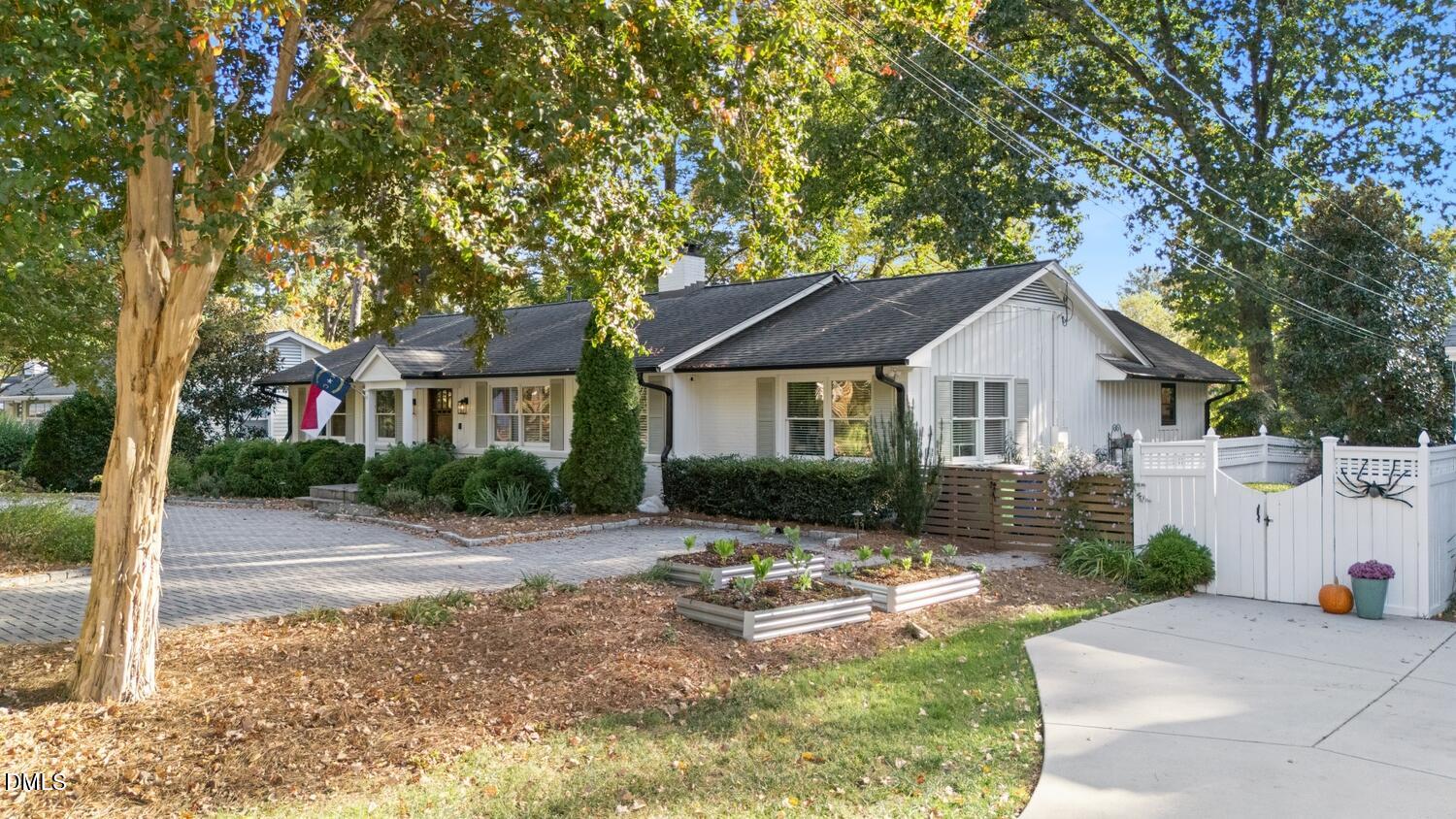 212 E Drewry Lane