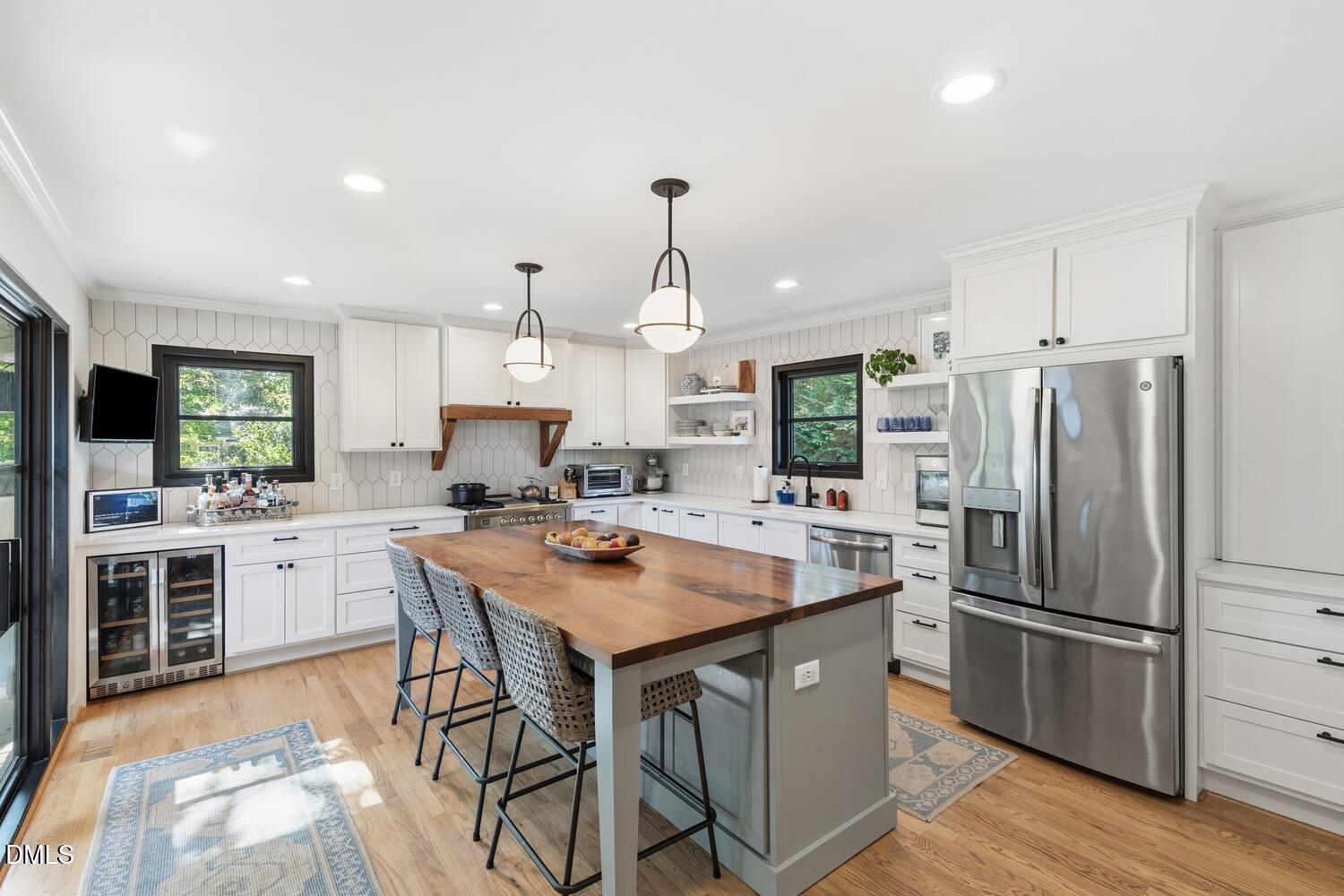 212 E Drewry Lane