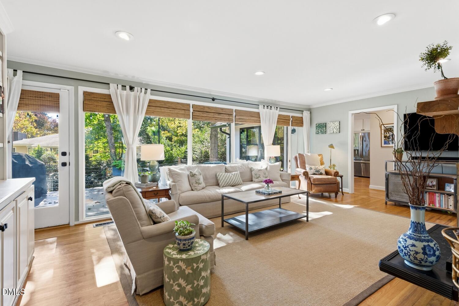 212 E Drewry Lane