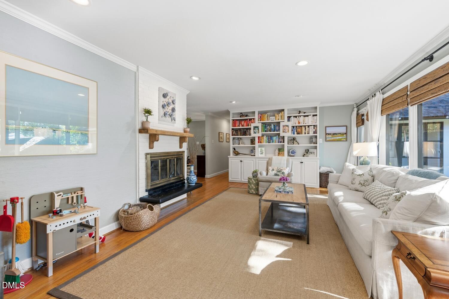212 E Drewry Lane