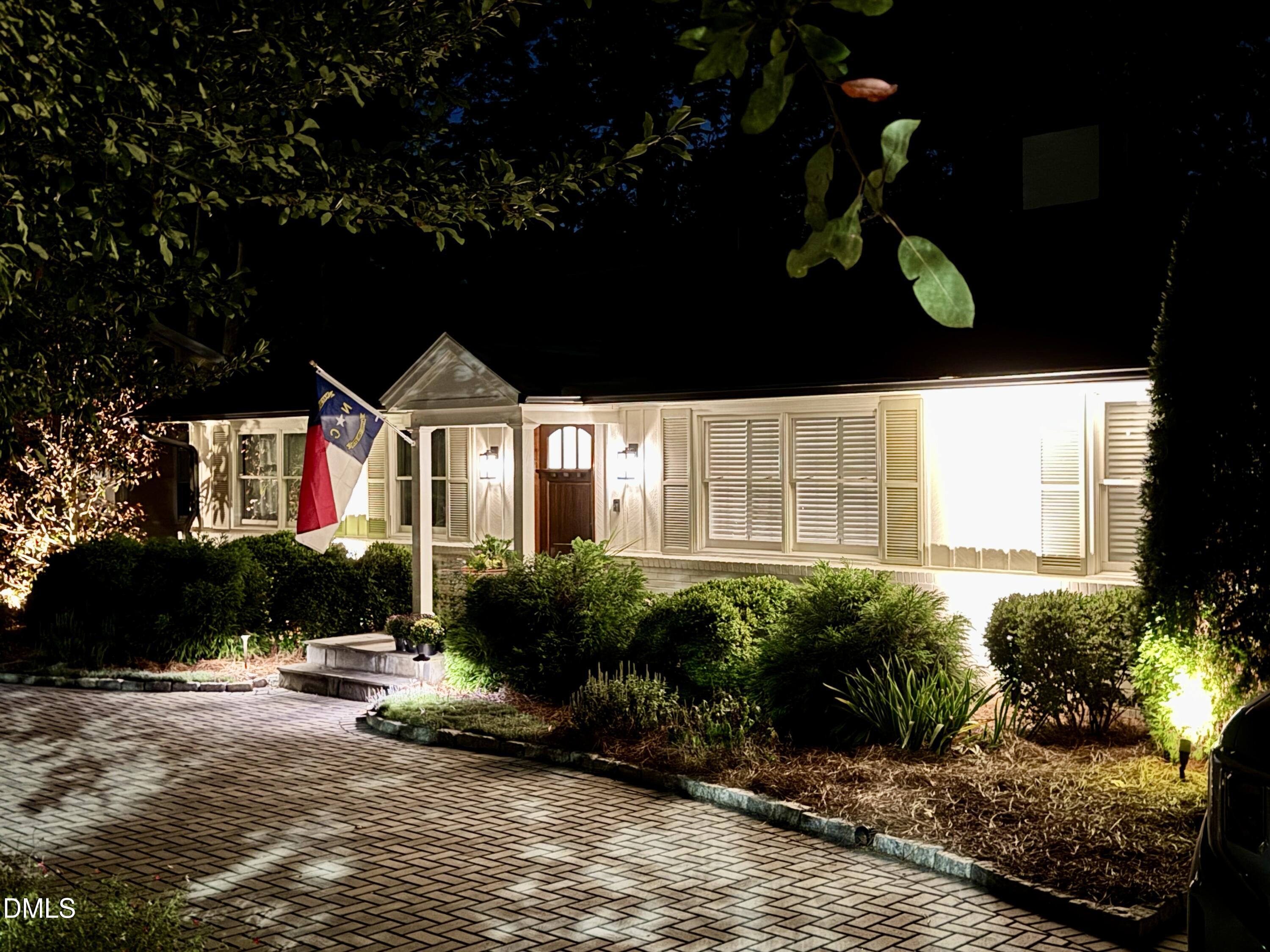 212 E Drewry Lane