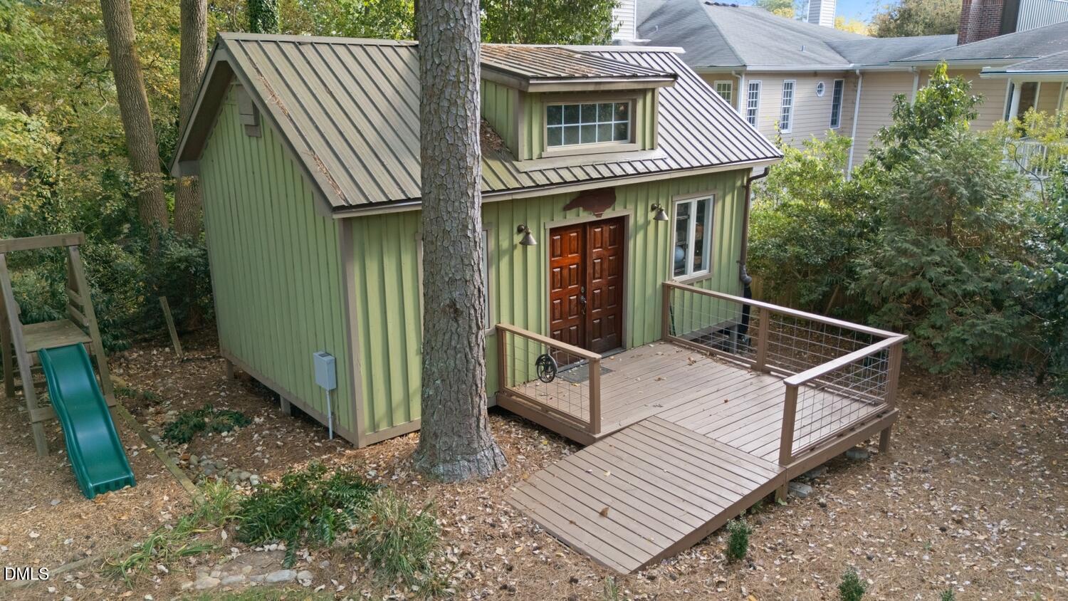 212 E Drewry Lane