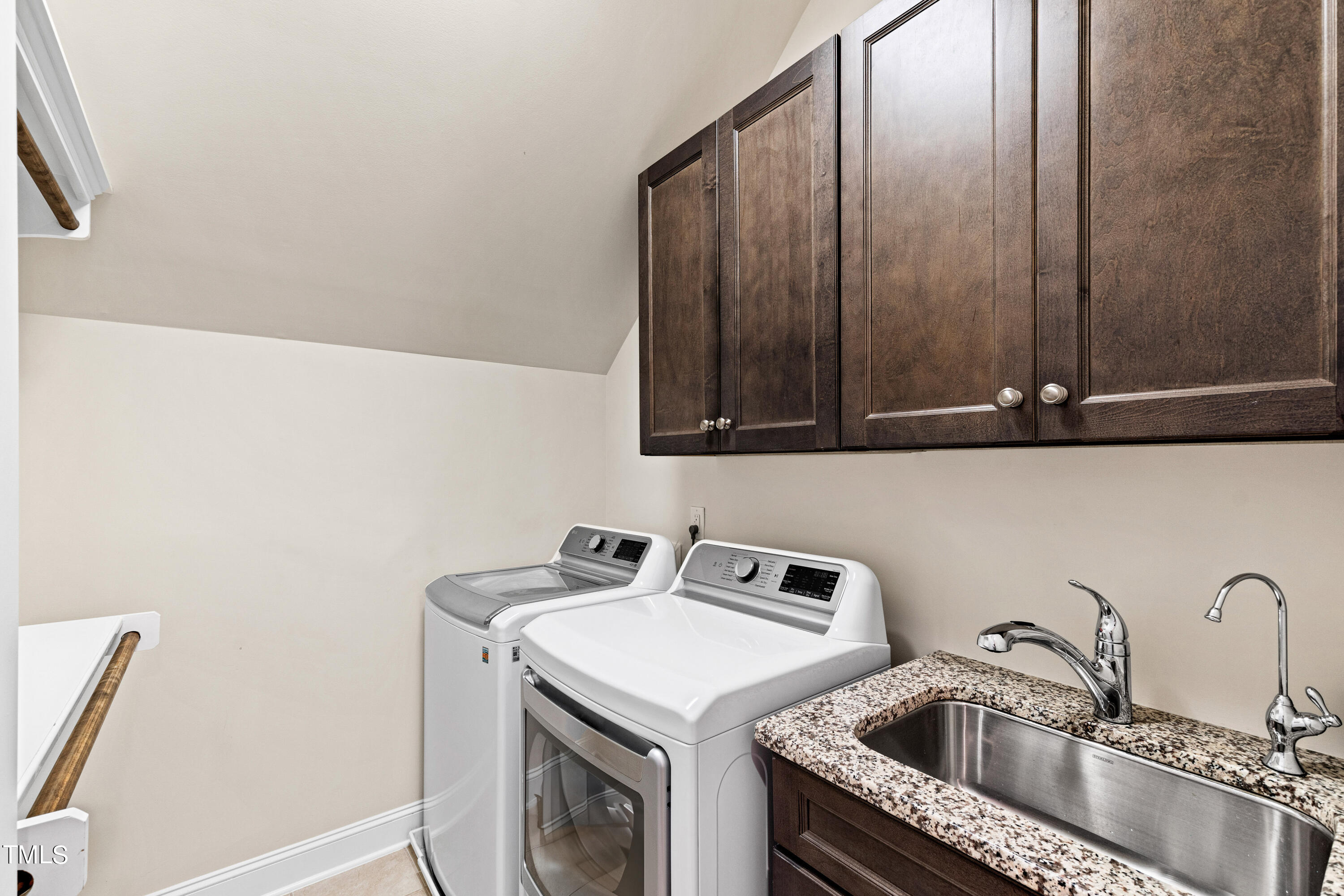 3209 Bryant Falls Court
