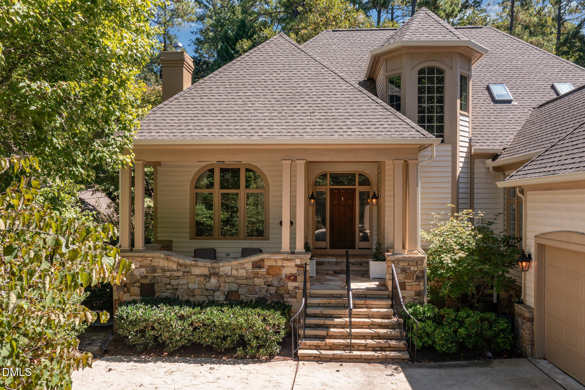 19006 Stone Brook