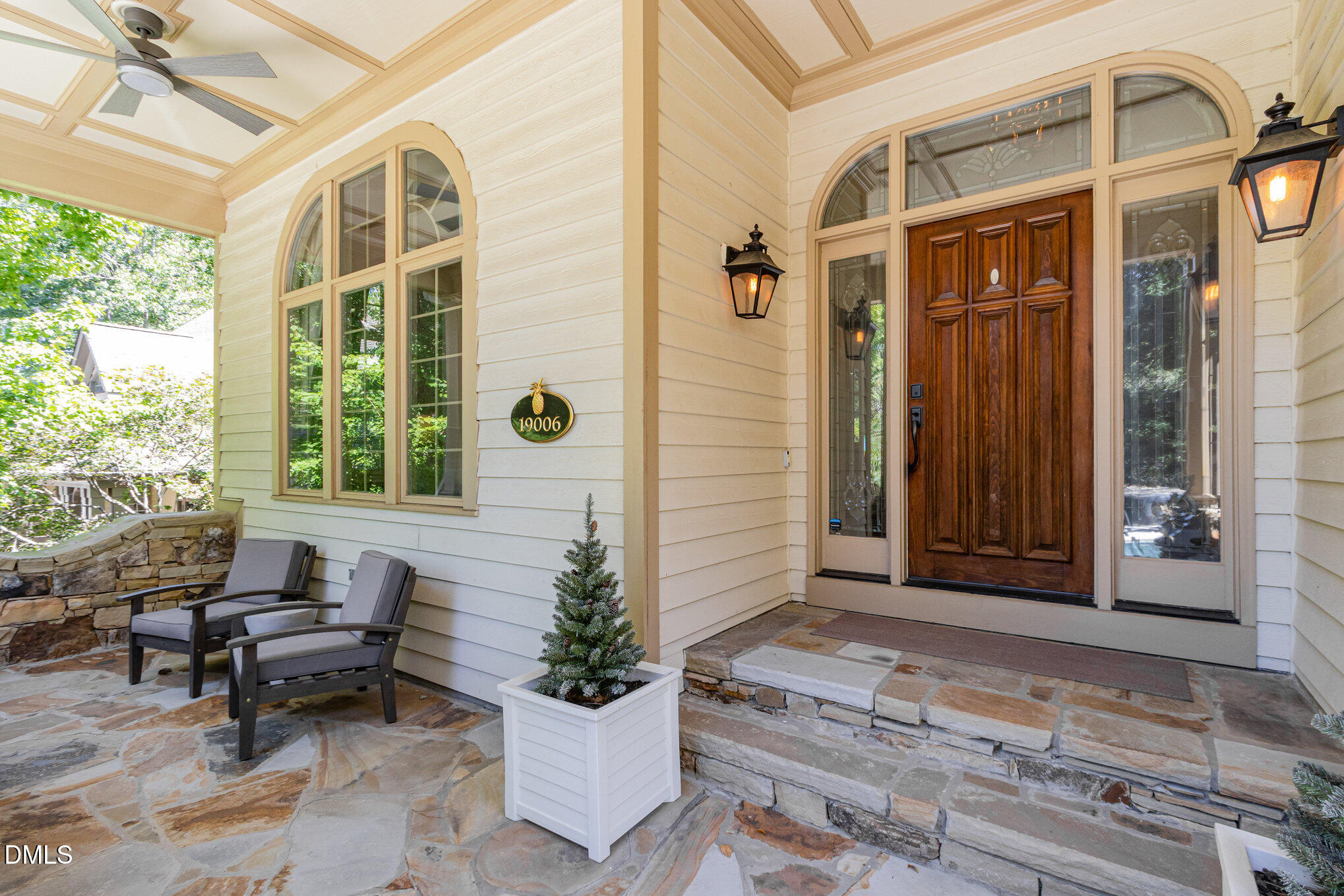 19006 Stone Brook