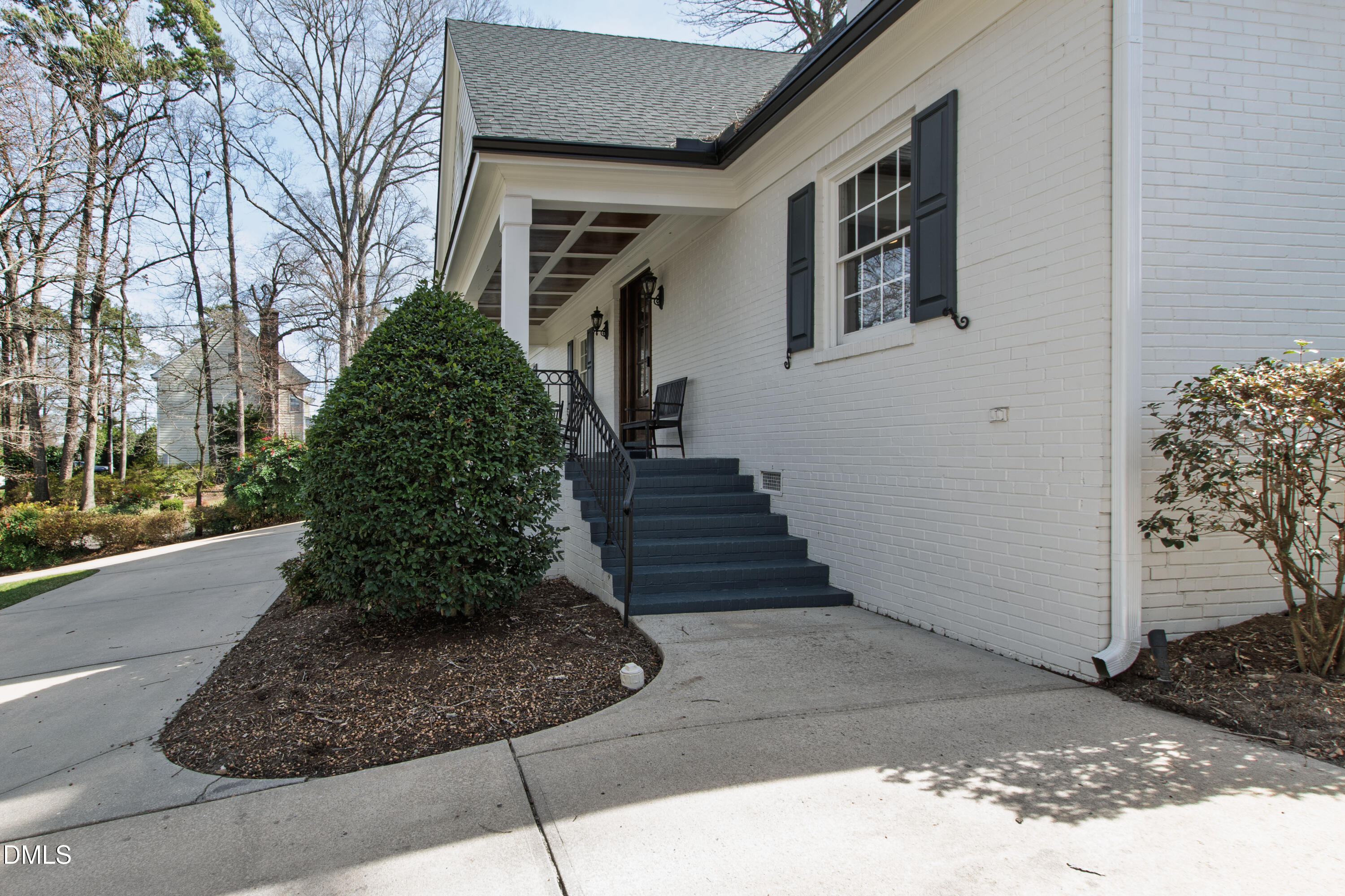 2638 Lakeview Drive