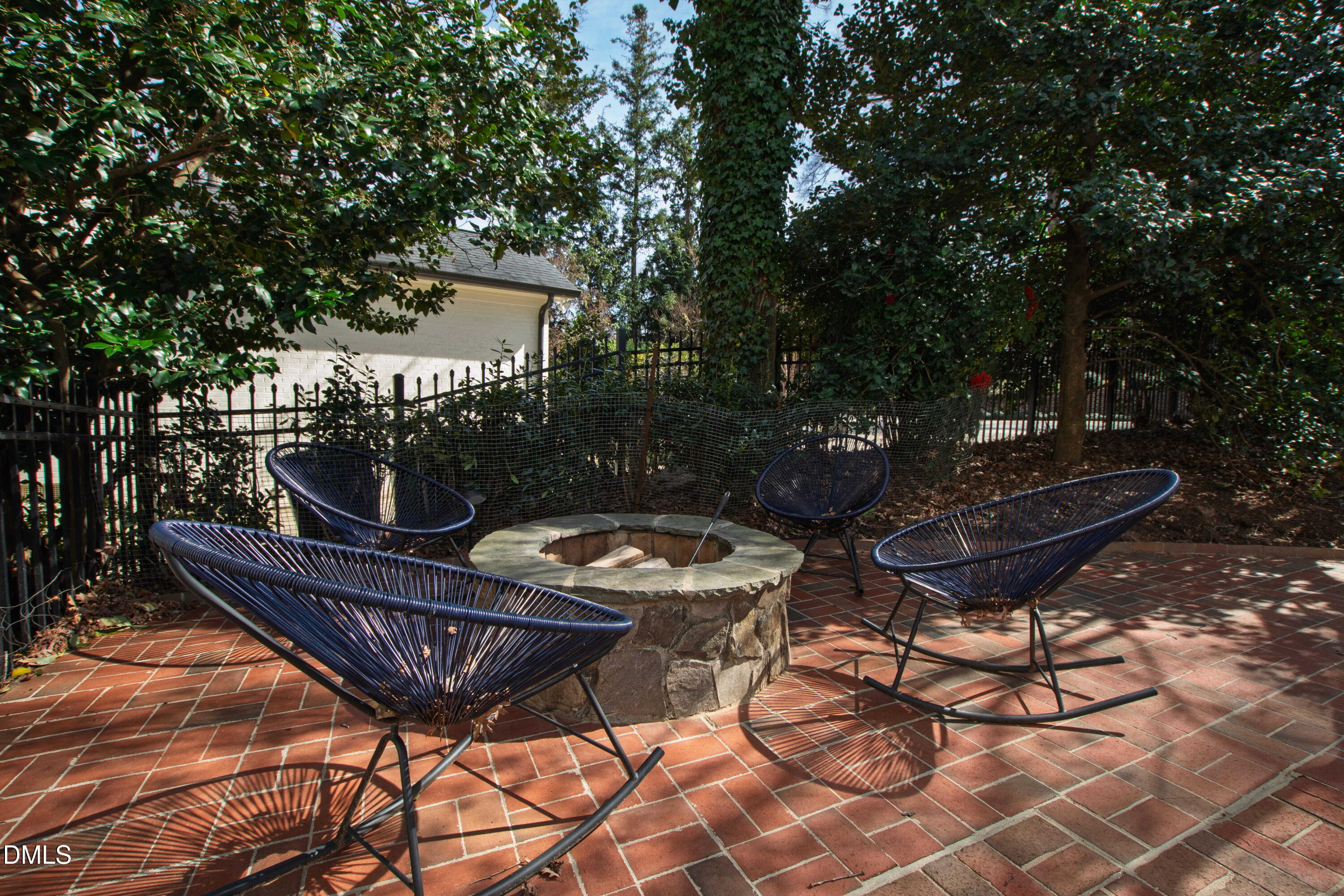 2638 Lakeview Drive