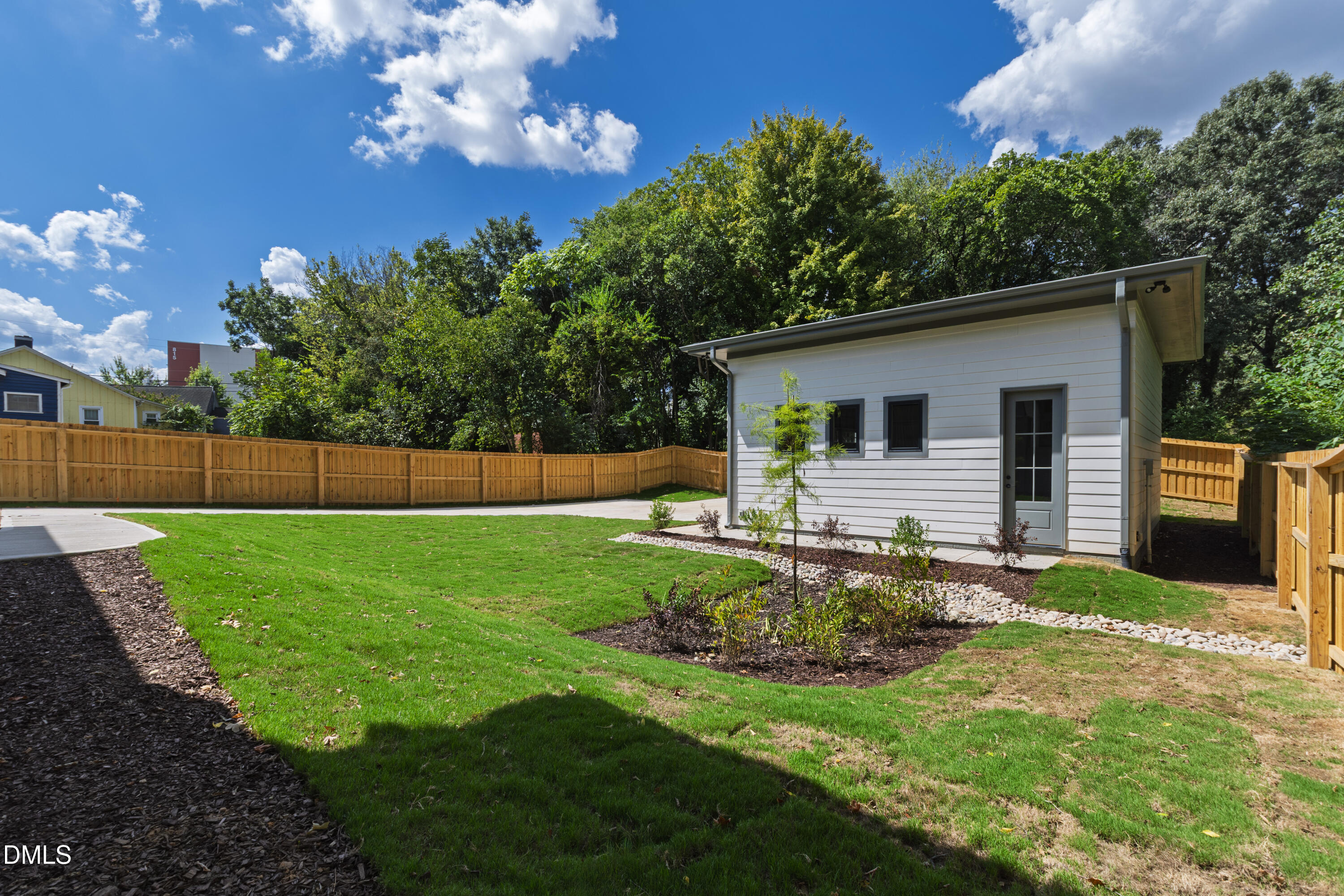 909 Oberlin Road