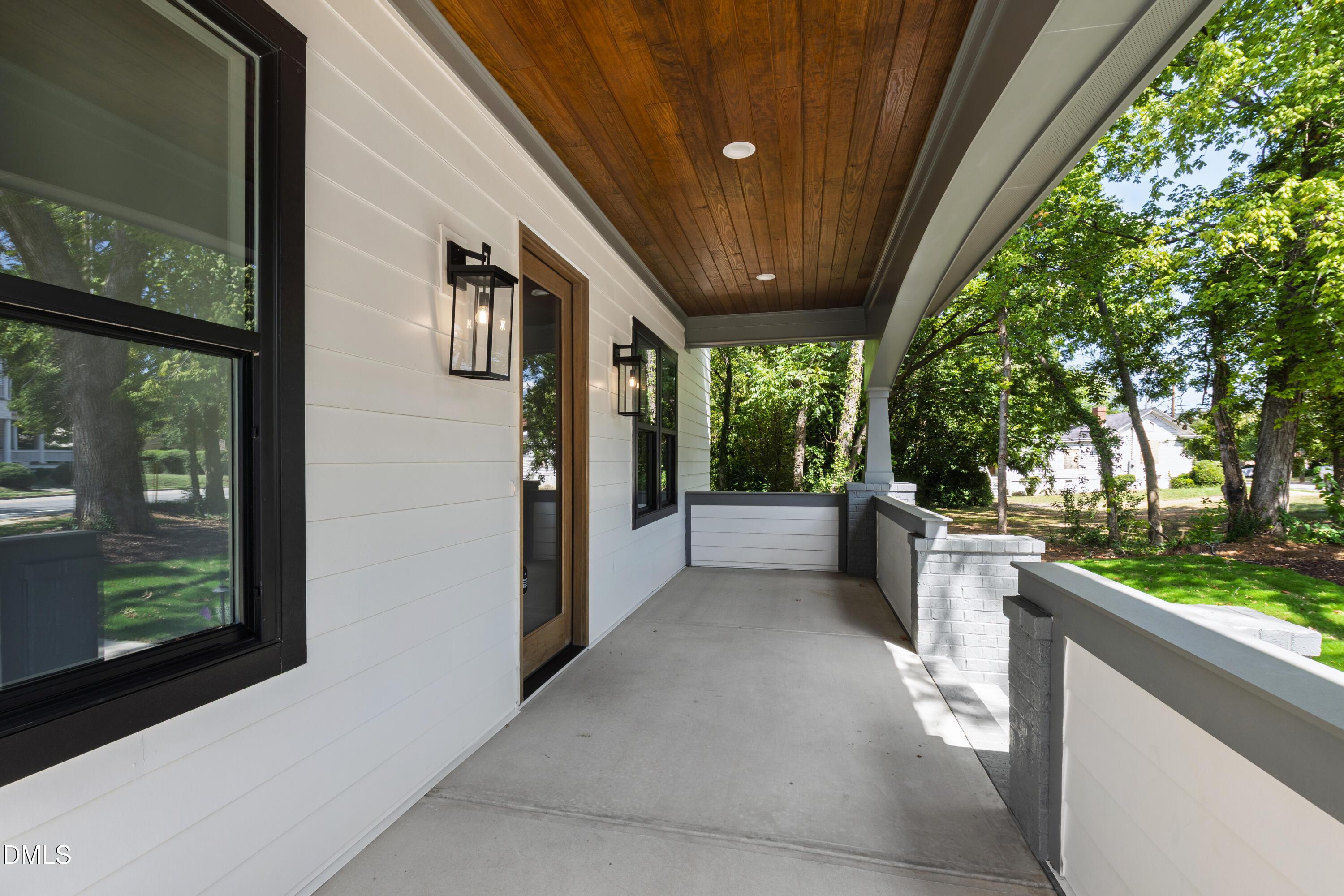 909 Oberlin Road