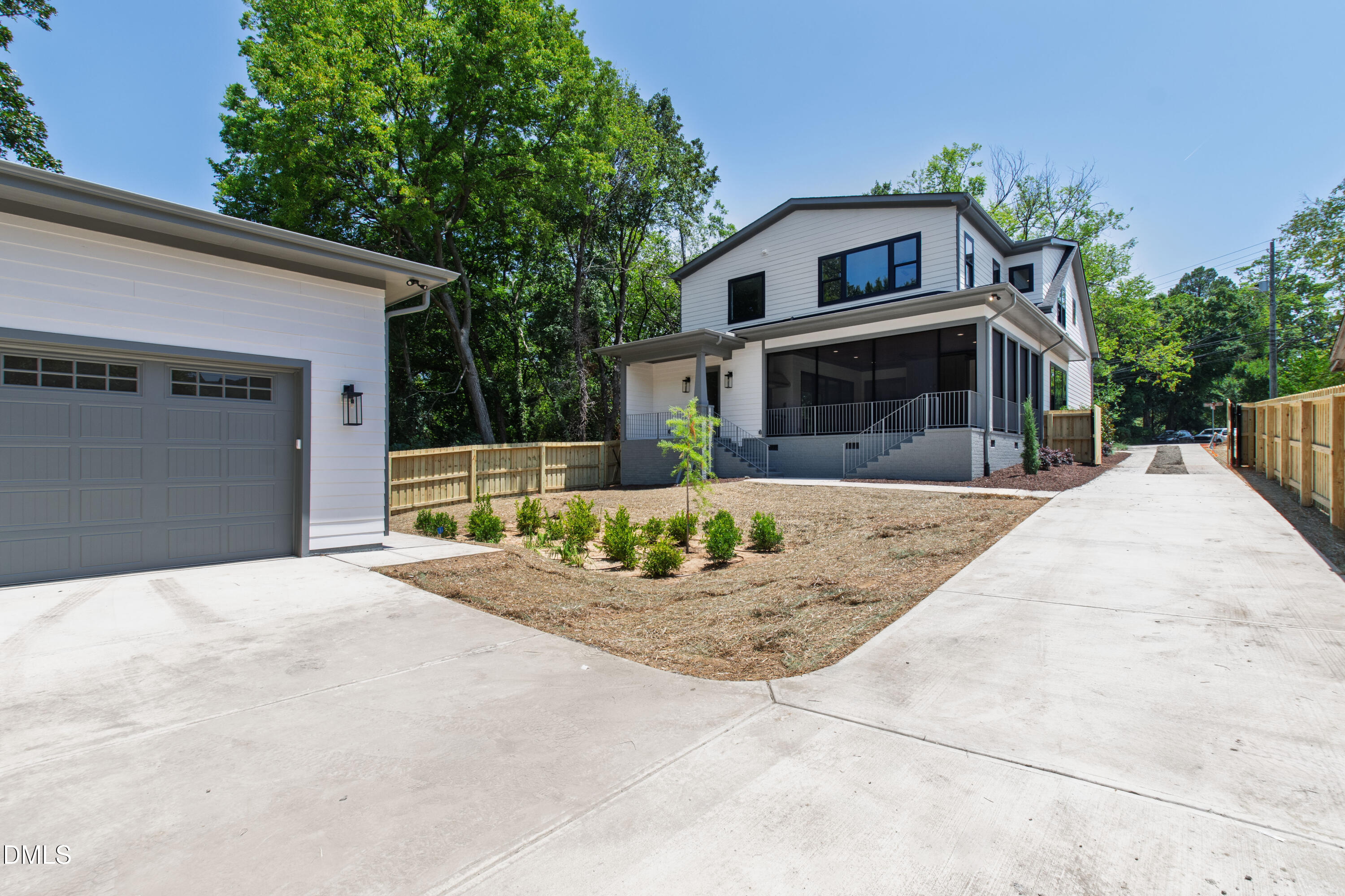 909 Oberlin Road