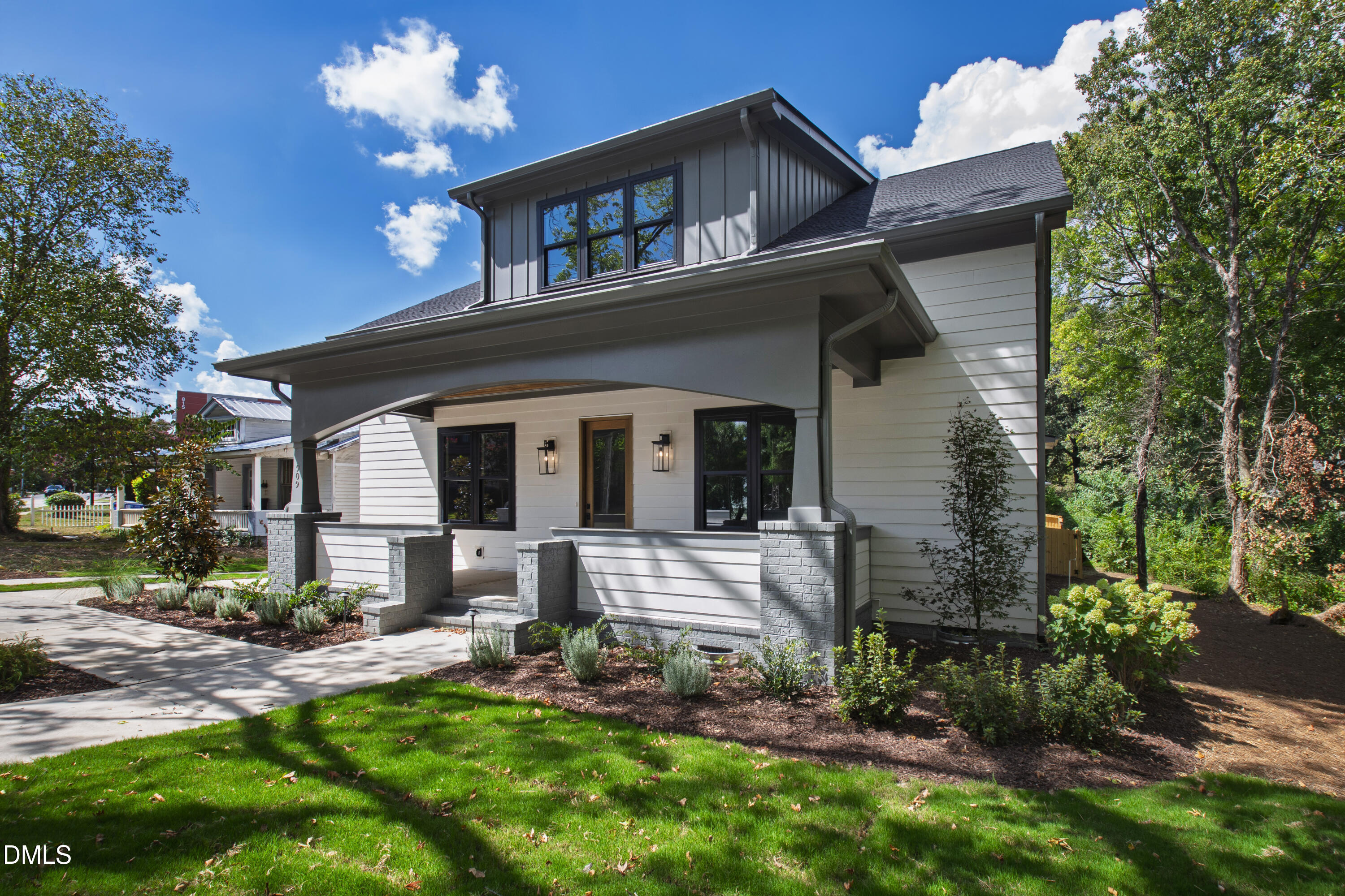 909 Oberlin Road