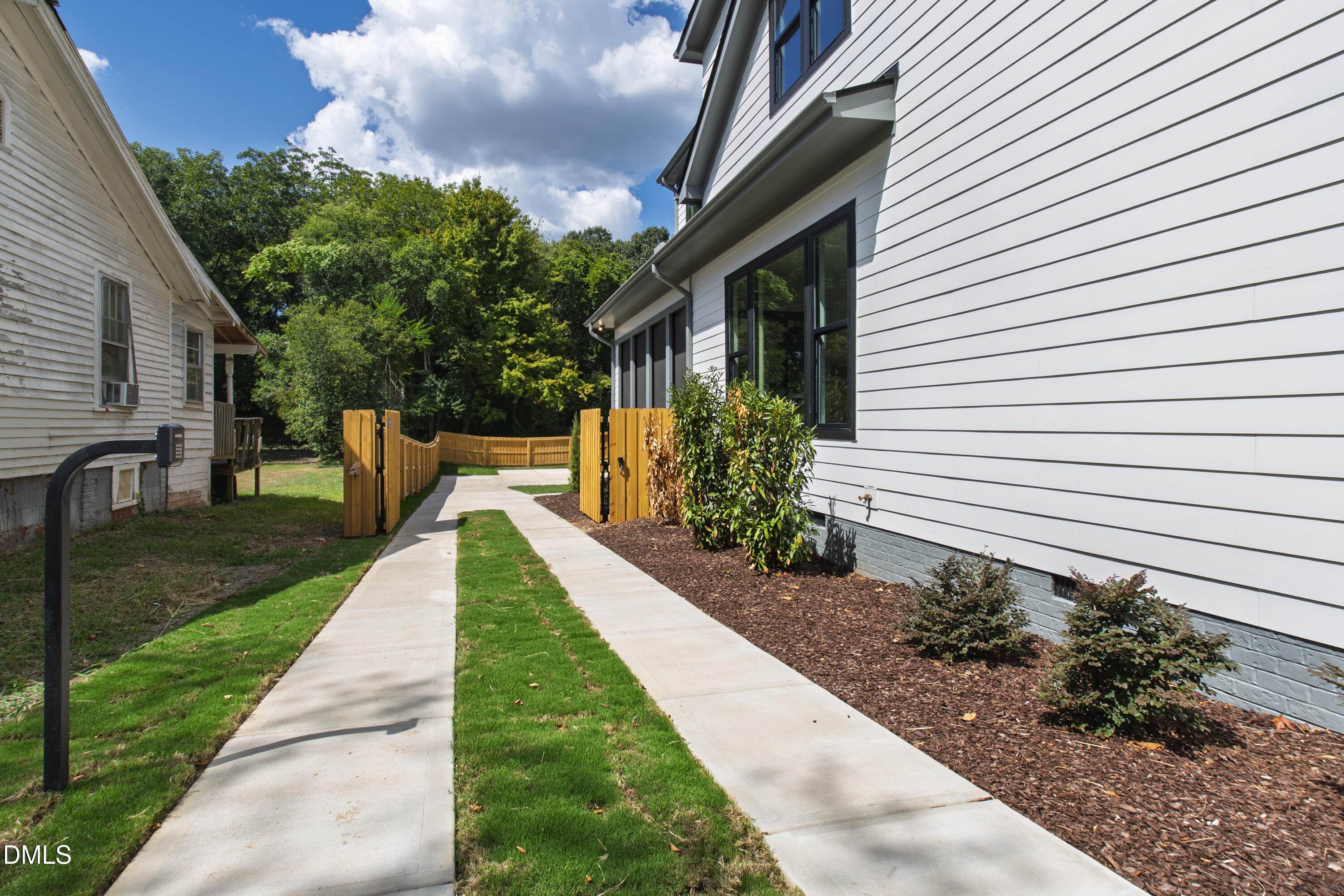 909 Oberlin Road
