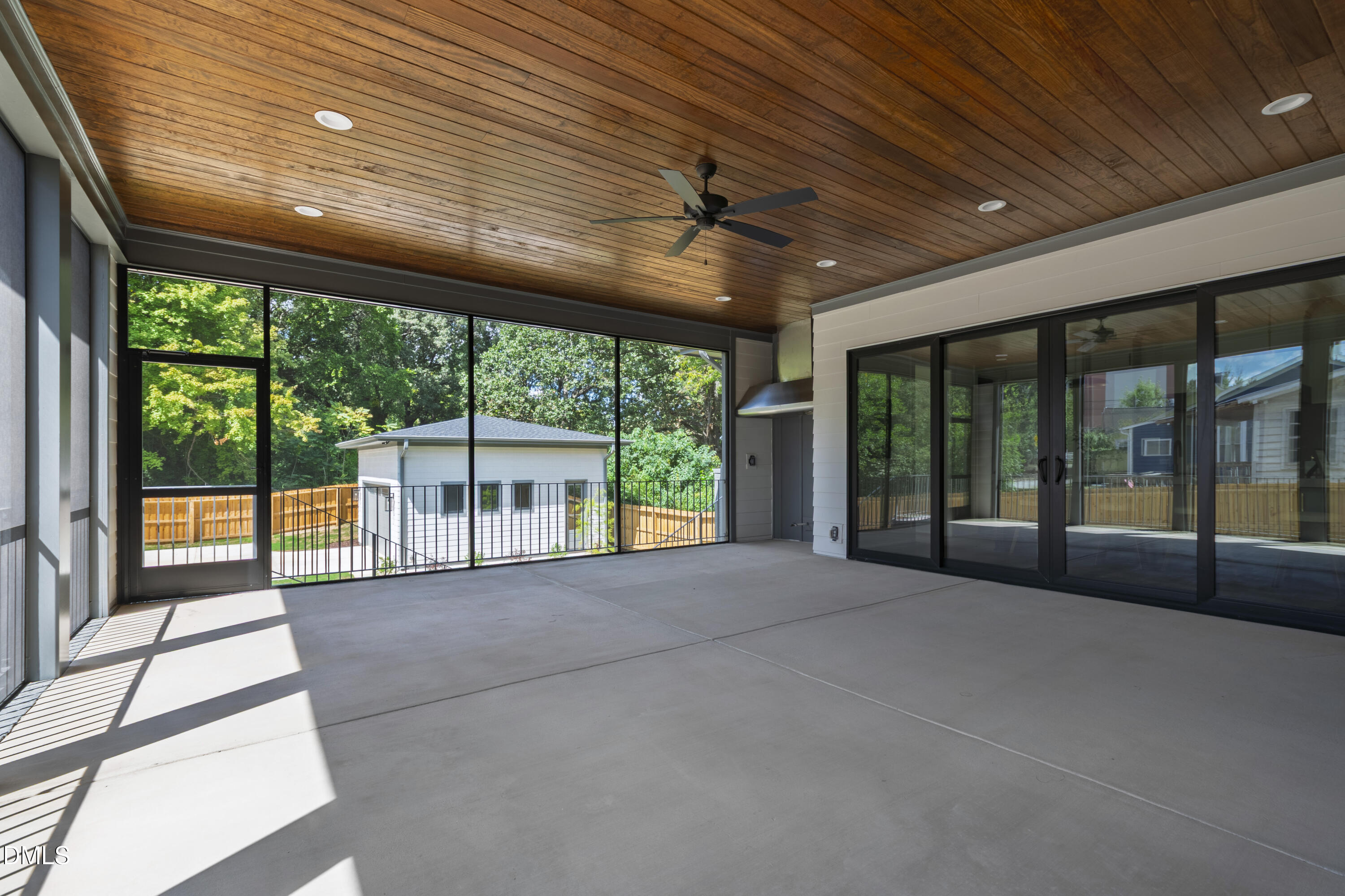 909 Oberlin Road