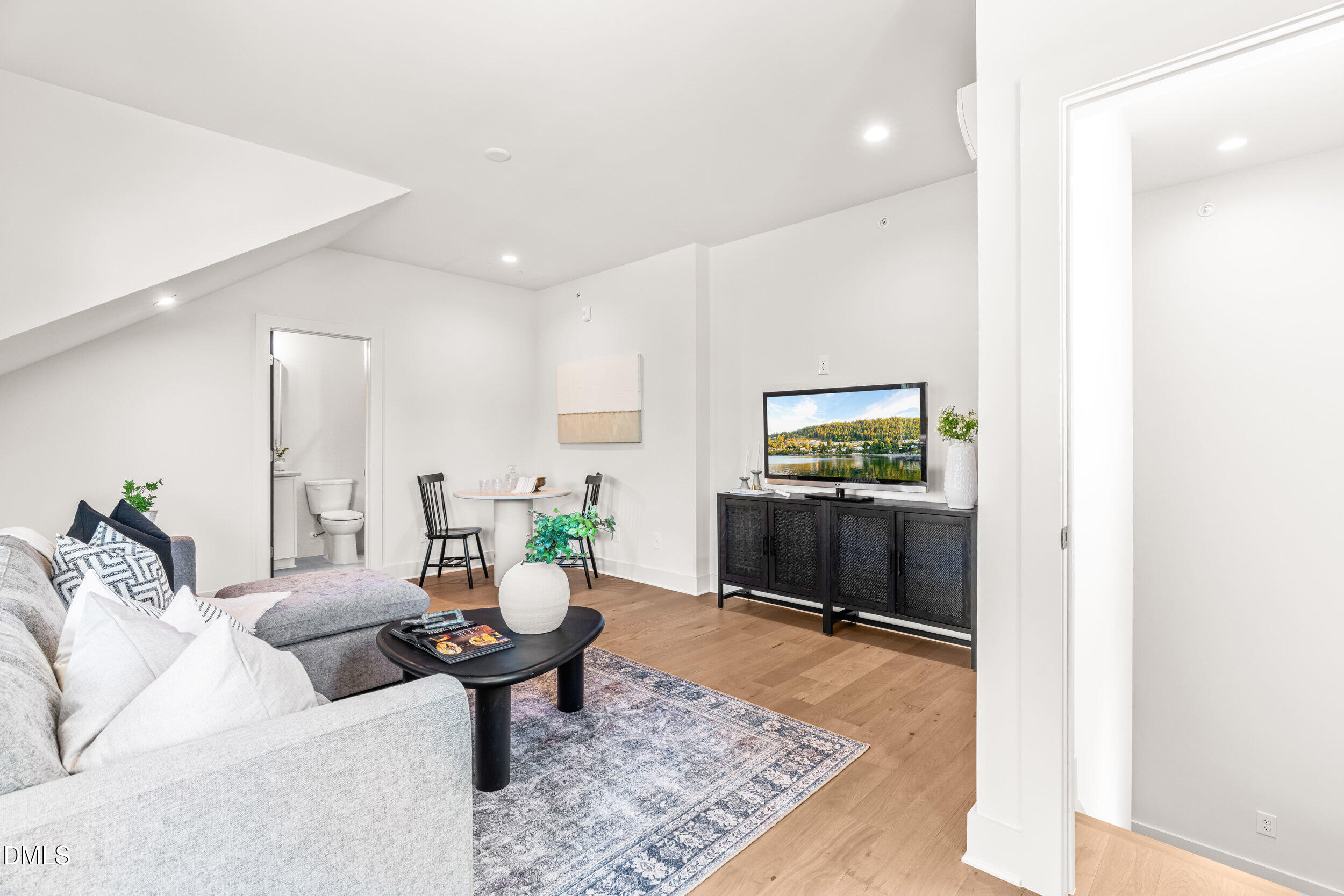 407 Chatham View Road