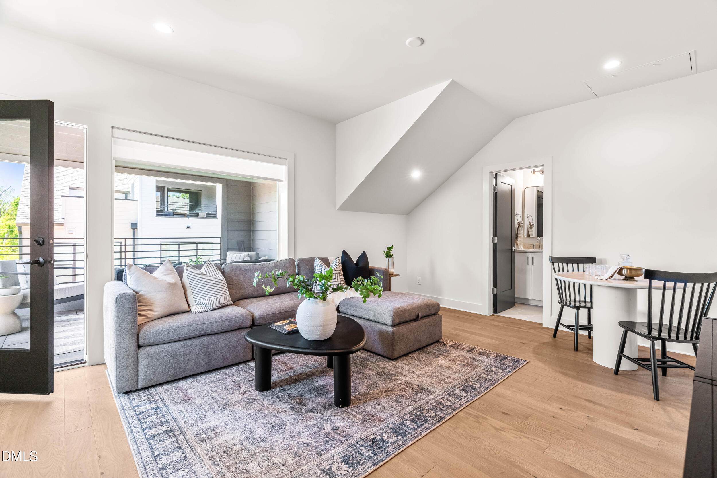 407 Chatham View Road