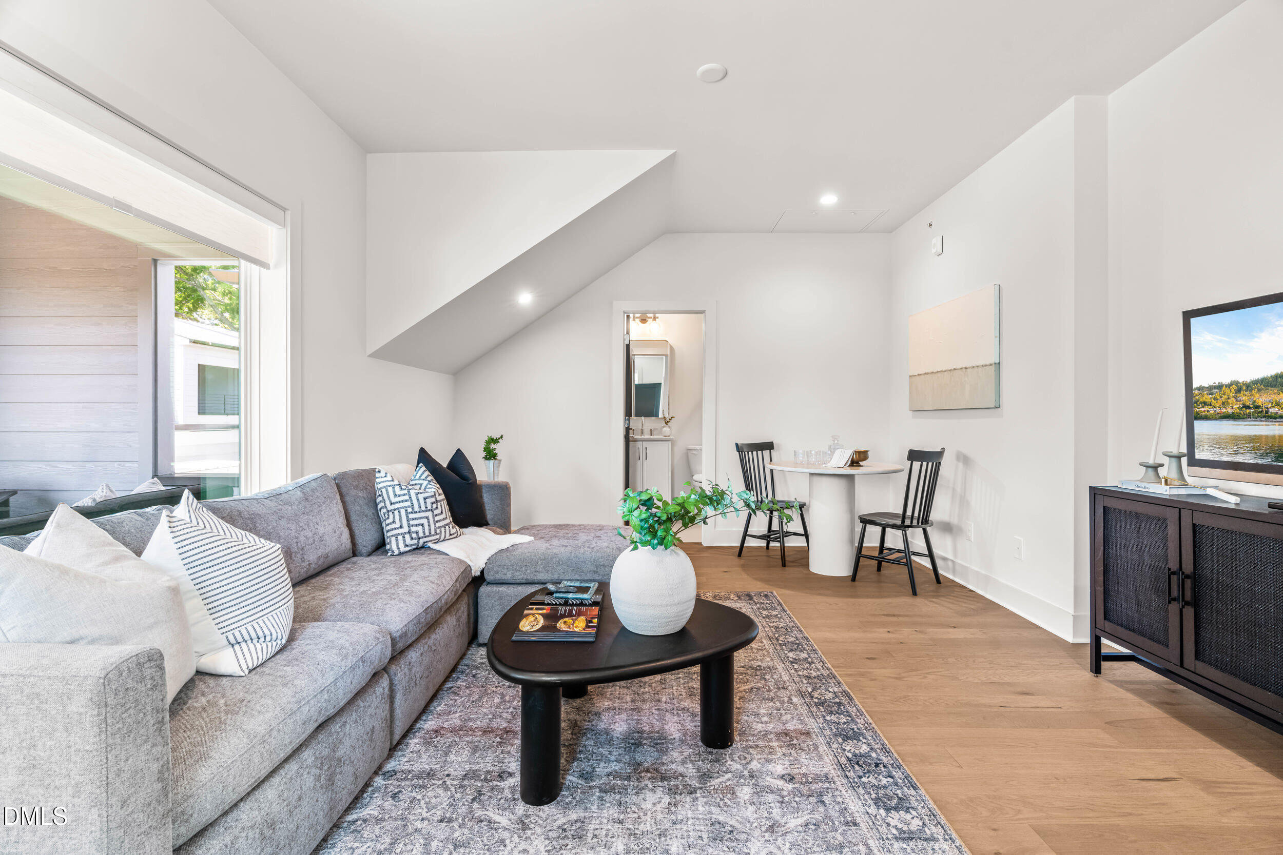 407 Chatham View Road