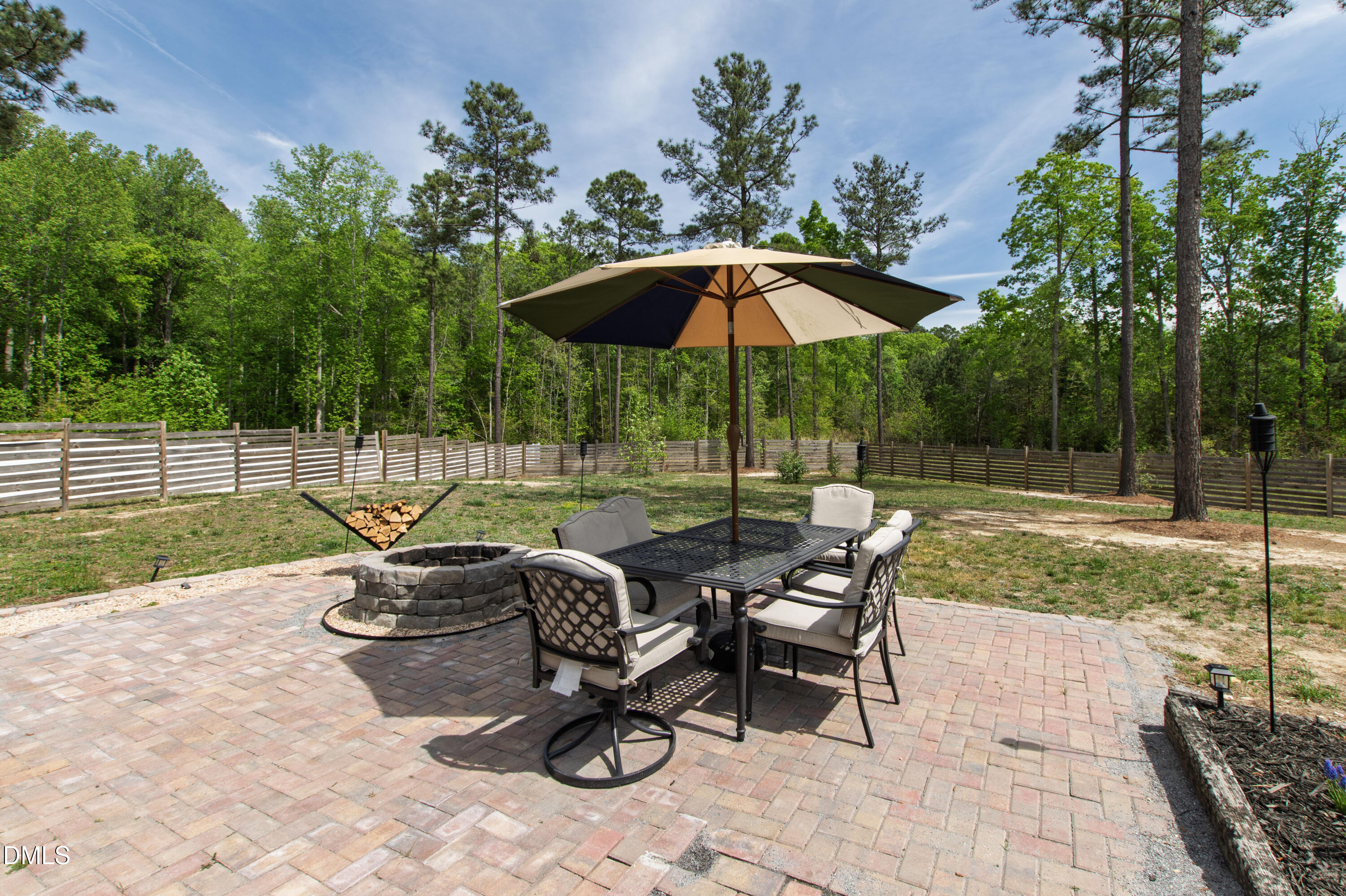 372 Nickleby Way