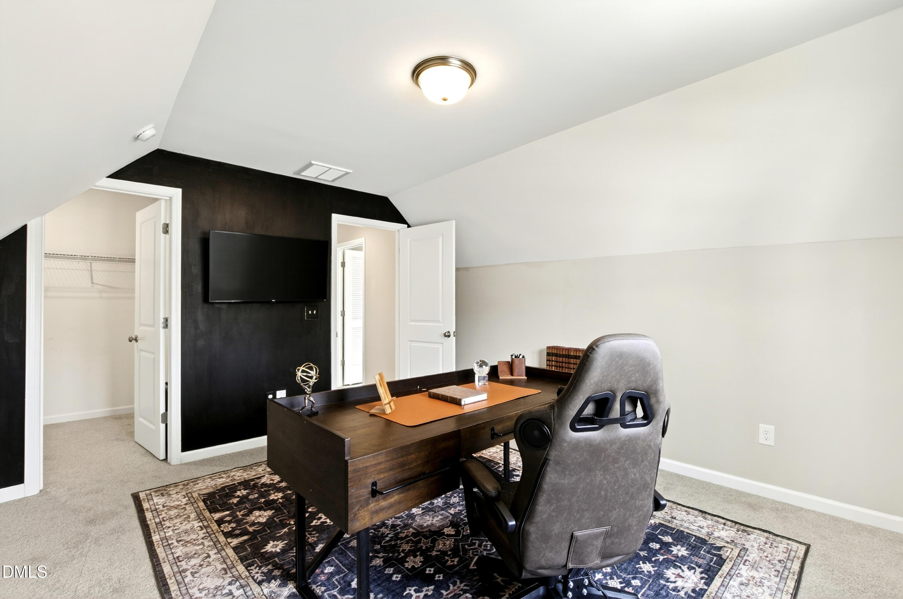 372 Nickleby Way
