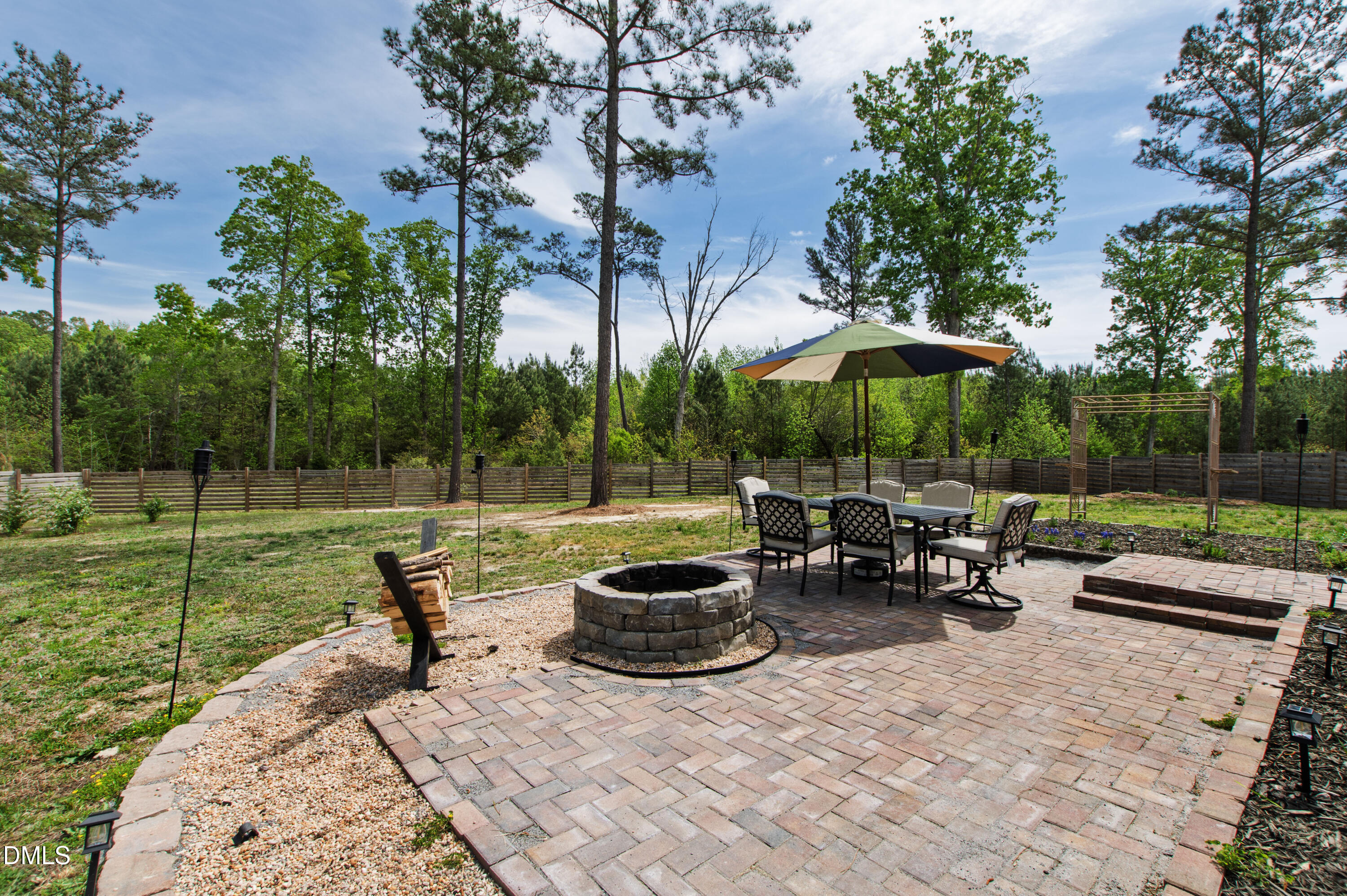 372 Nickleby Way