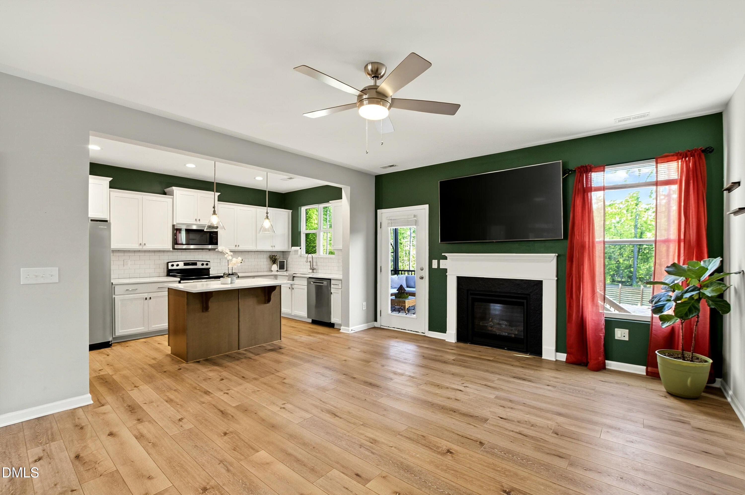 372 Nickleby Way