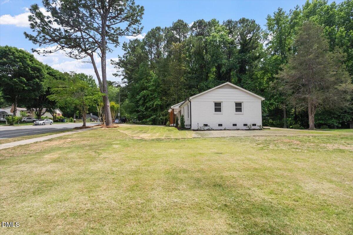 6033 N Hills Drive