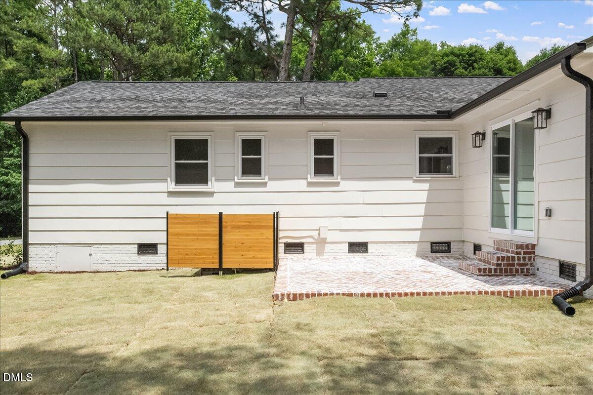 6033 N Hills Drive