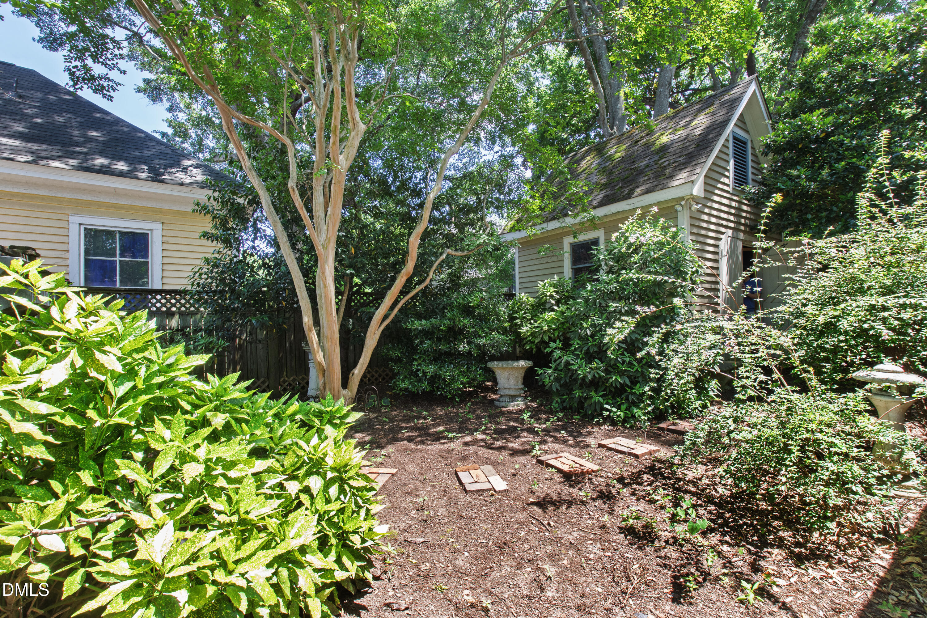 124 N Bloodworth Street
