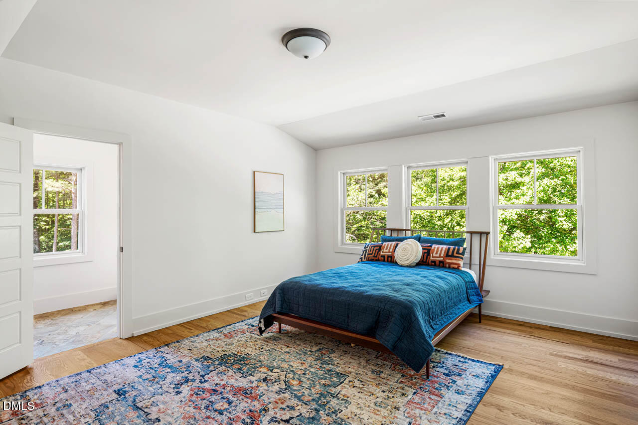 808 Solitude Point