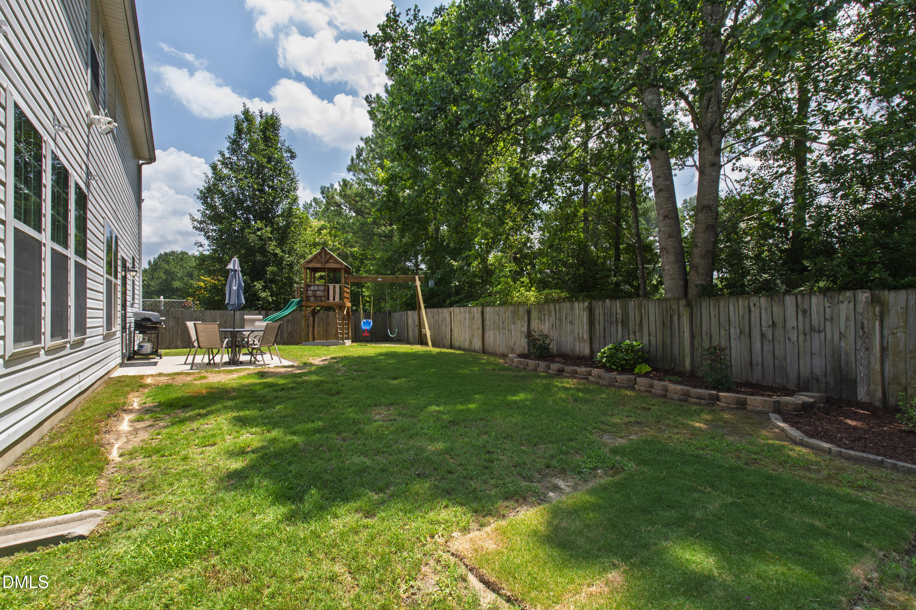 6220 Amber Bluffs Crescent