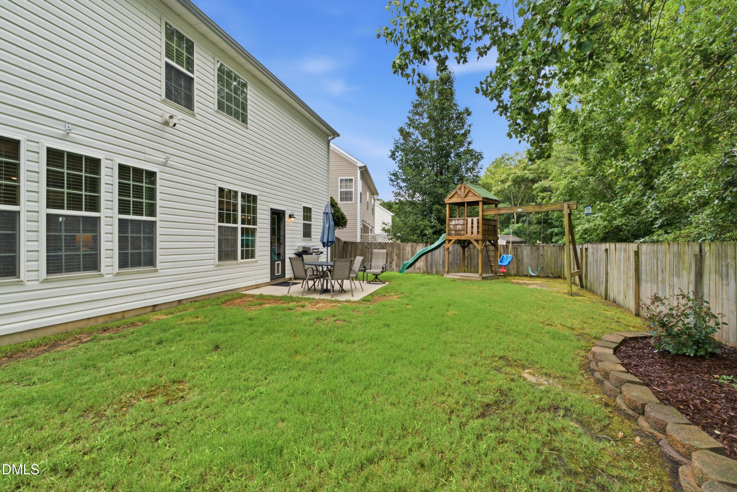6220 Amber Bluffs Crescent