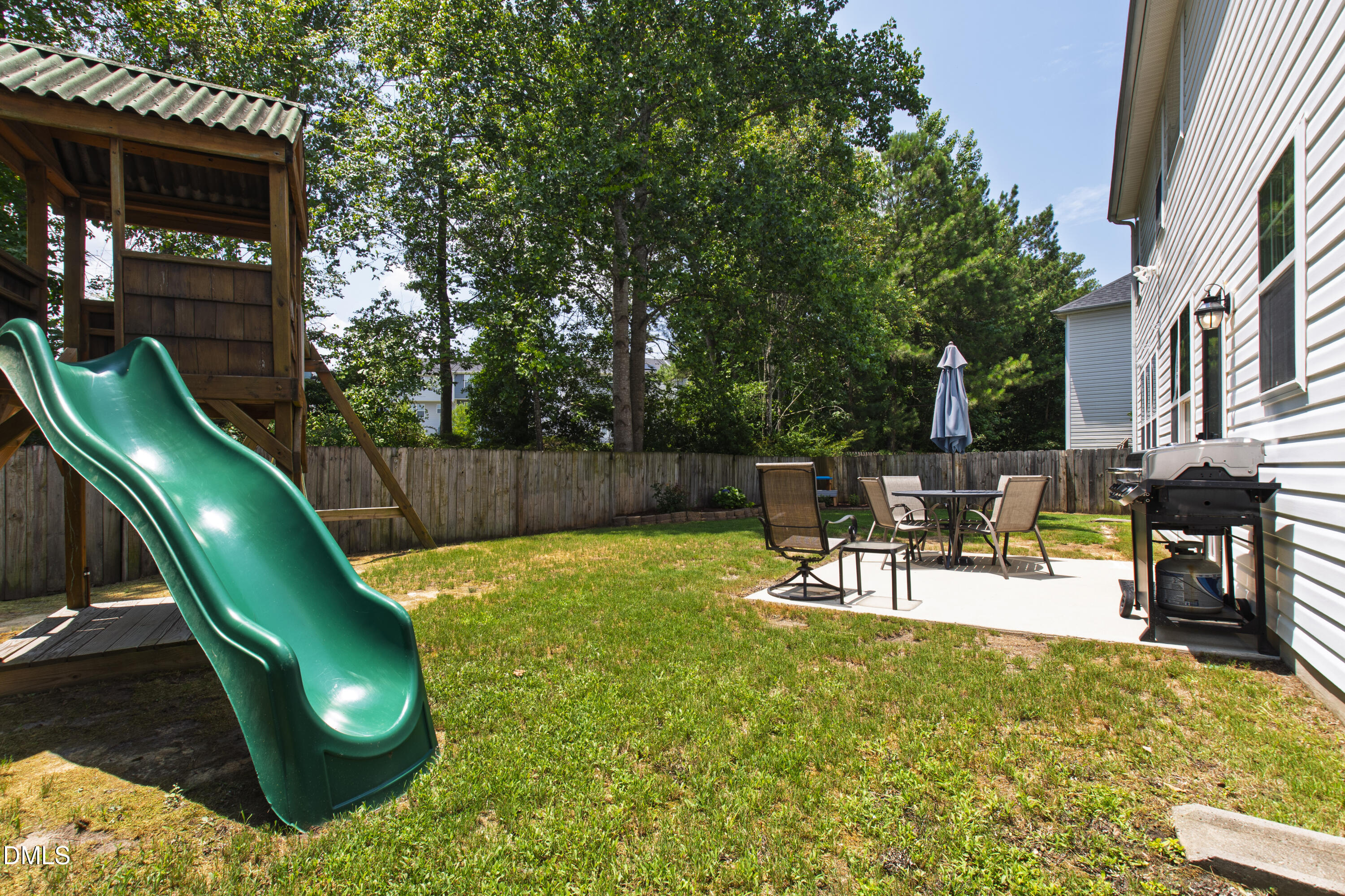 6220 Amber Bluffs Crescent