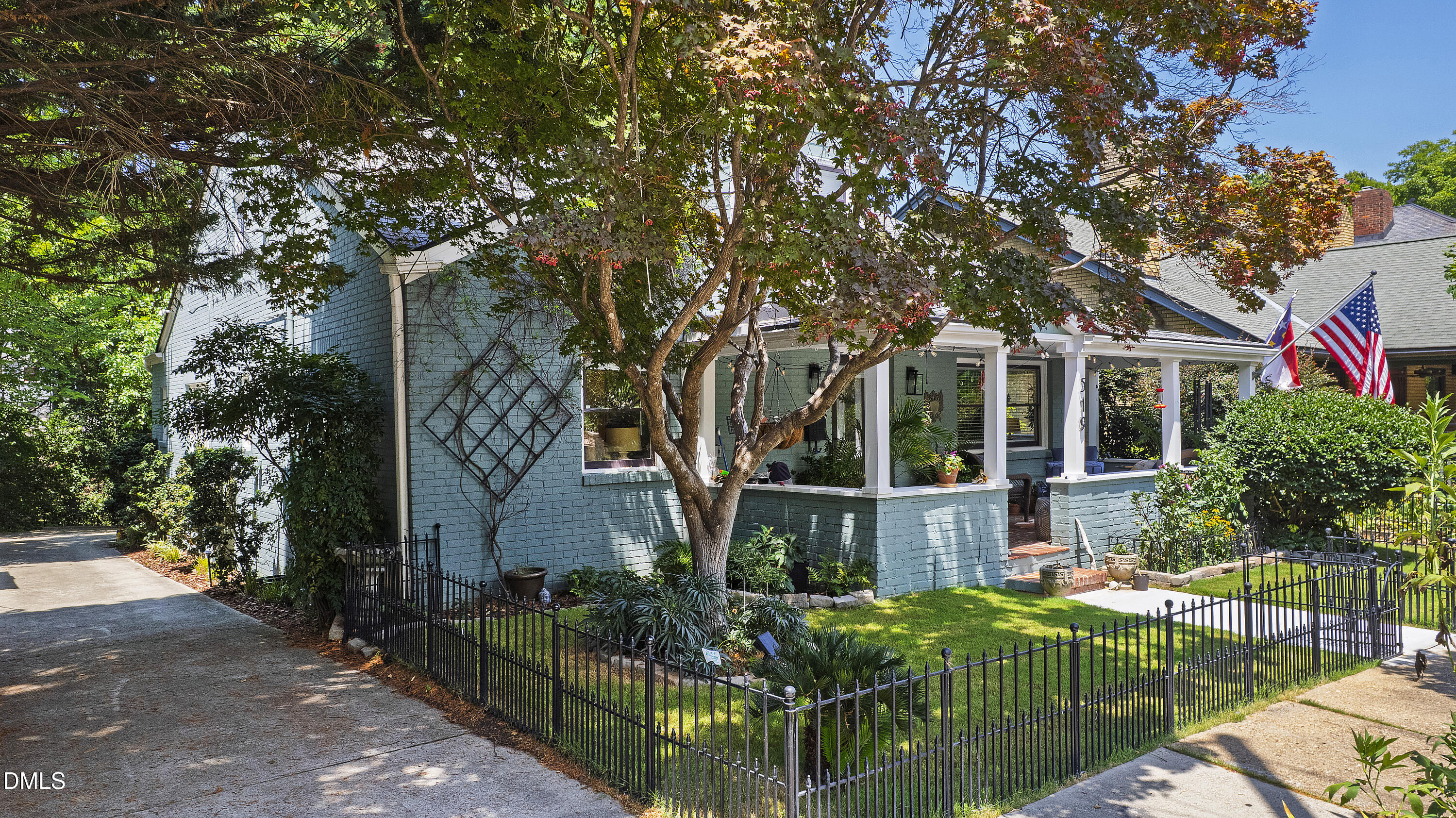 519 E Lane Street