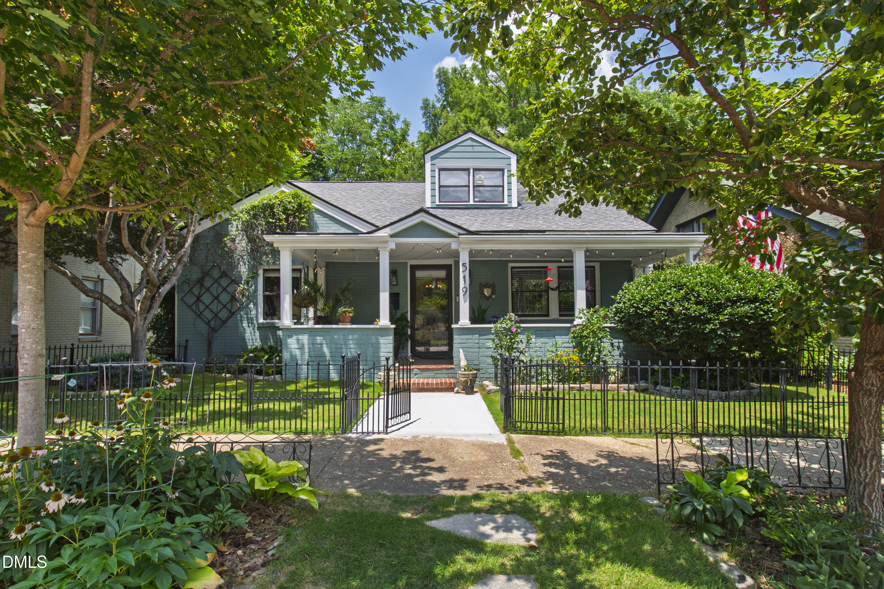 519 E Lane Street