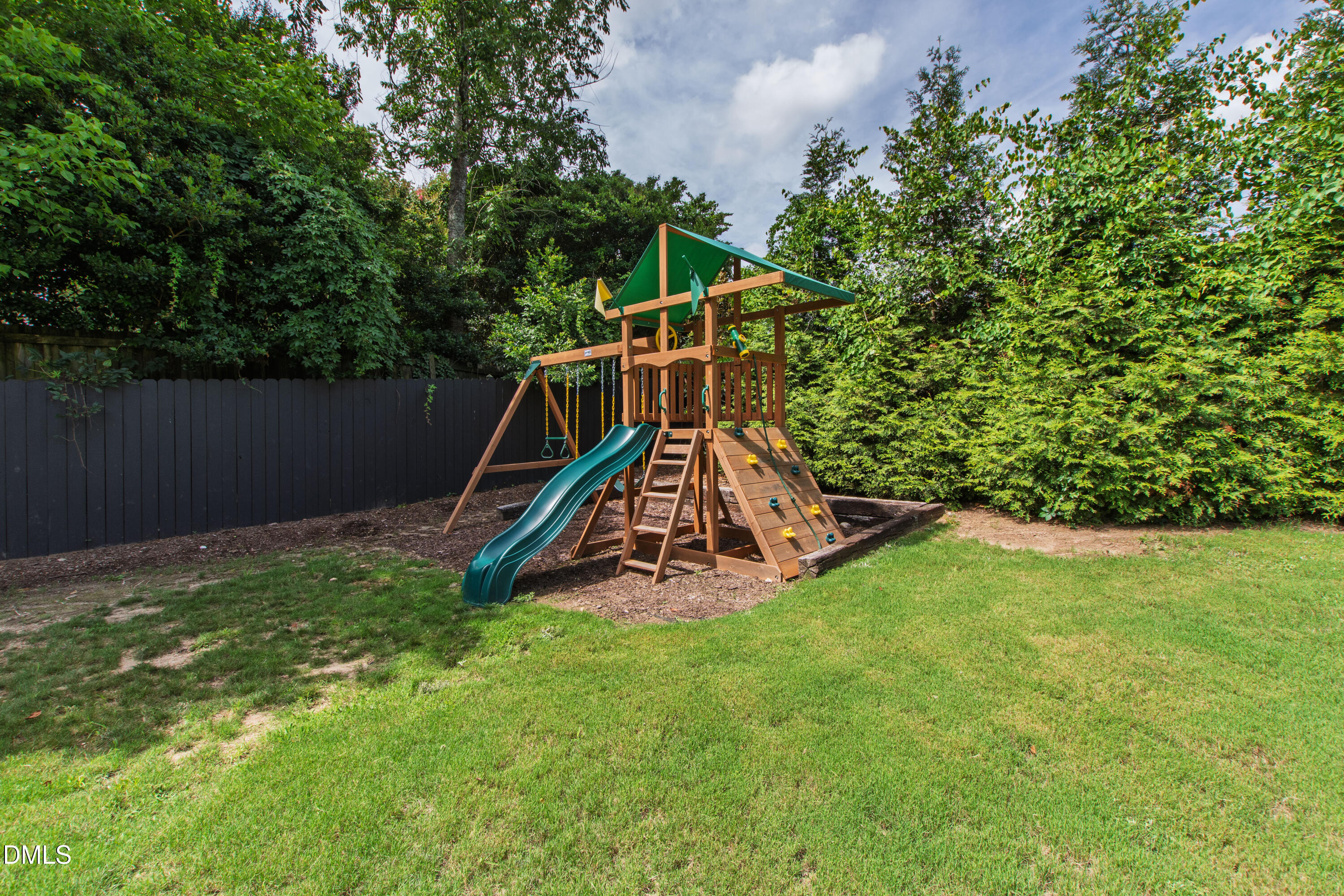 5021 Sandlewood Drive