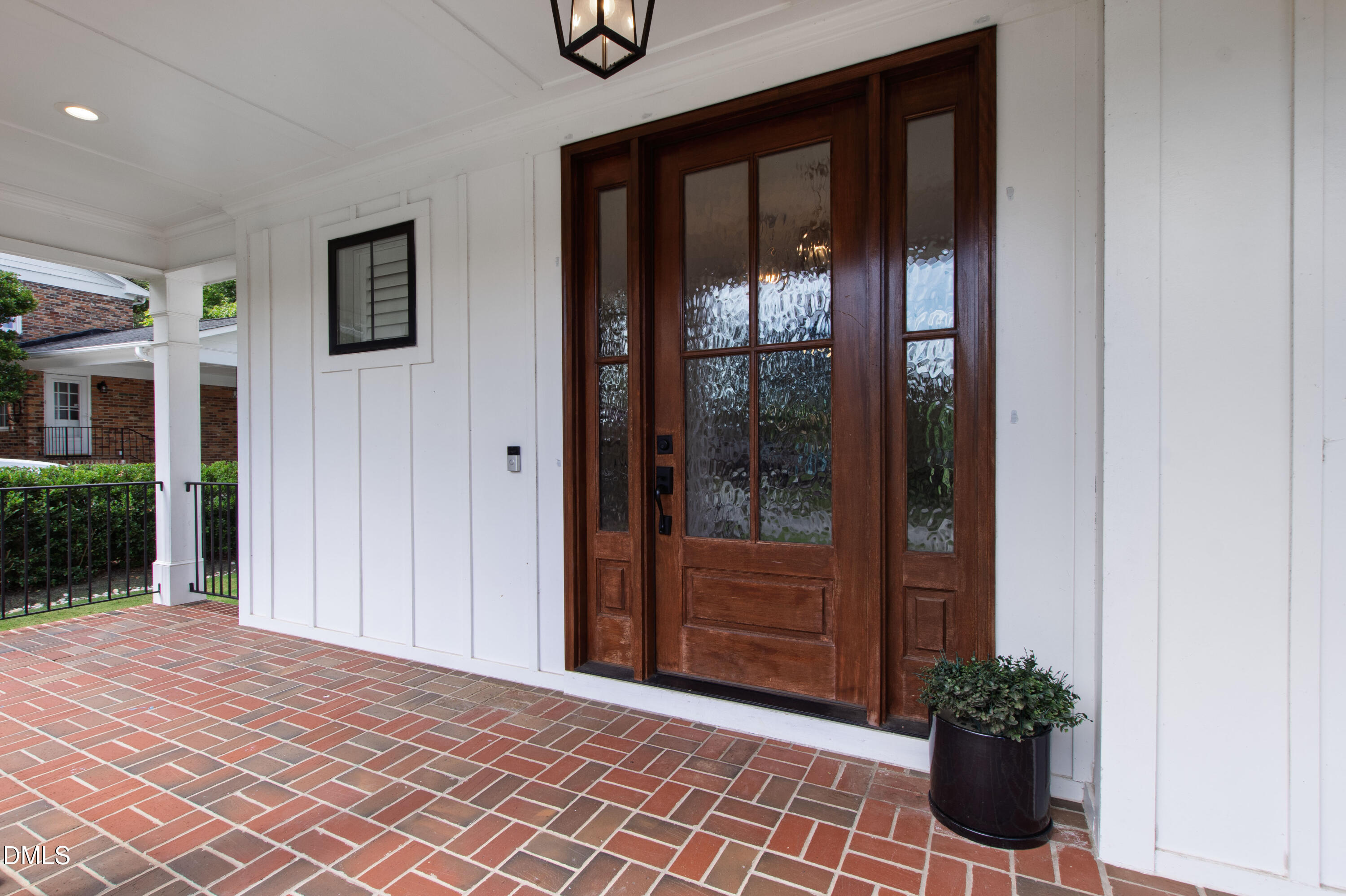 5021 Sandlewood Drive