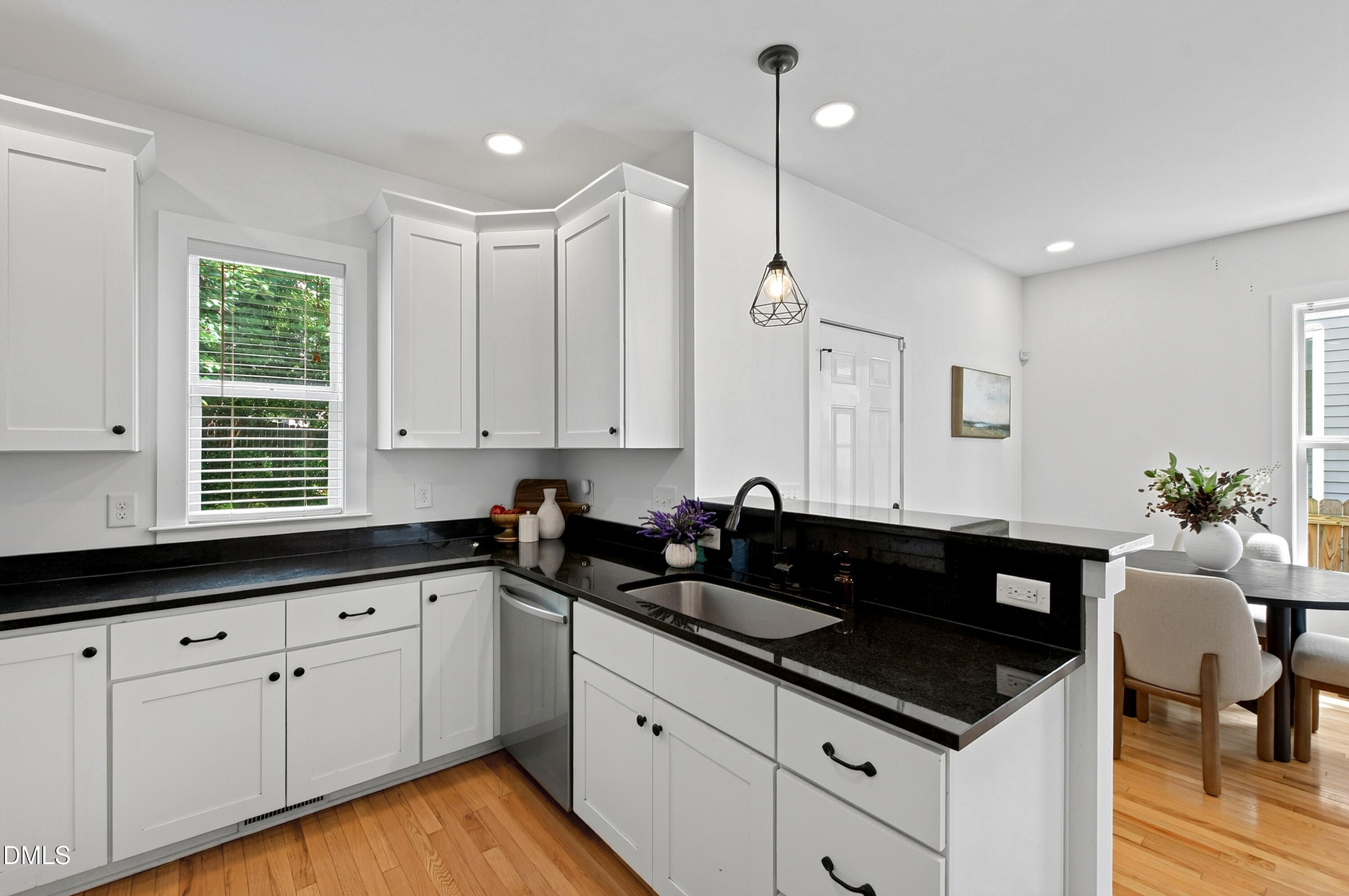 615 E Lenoir Street