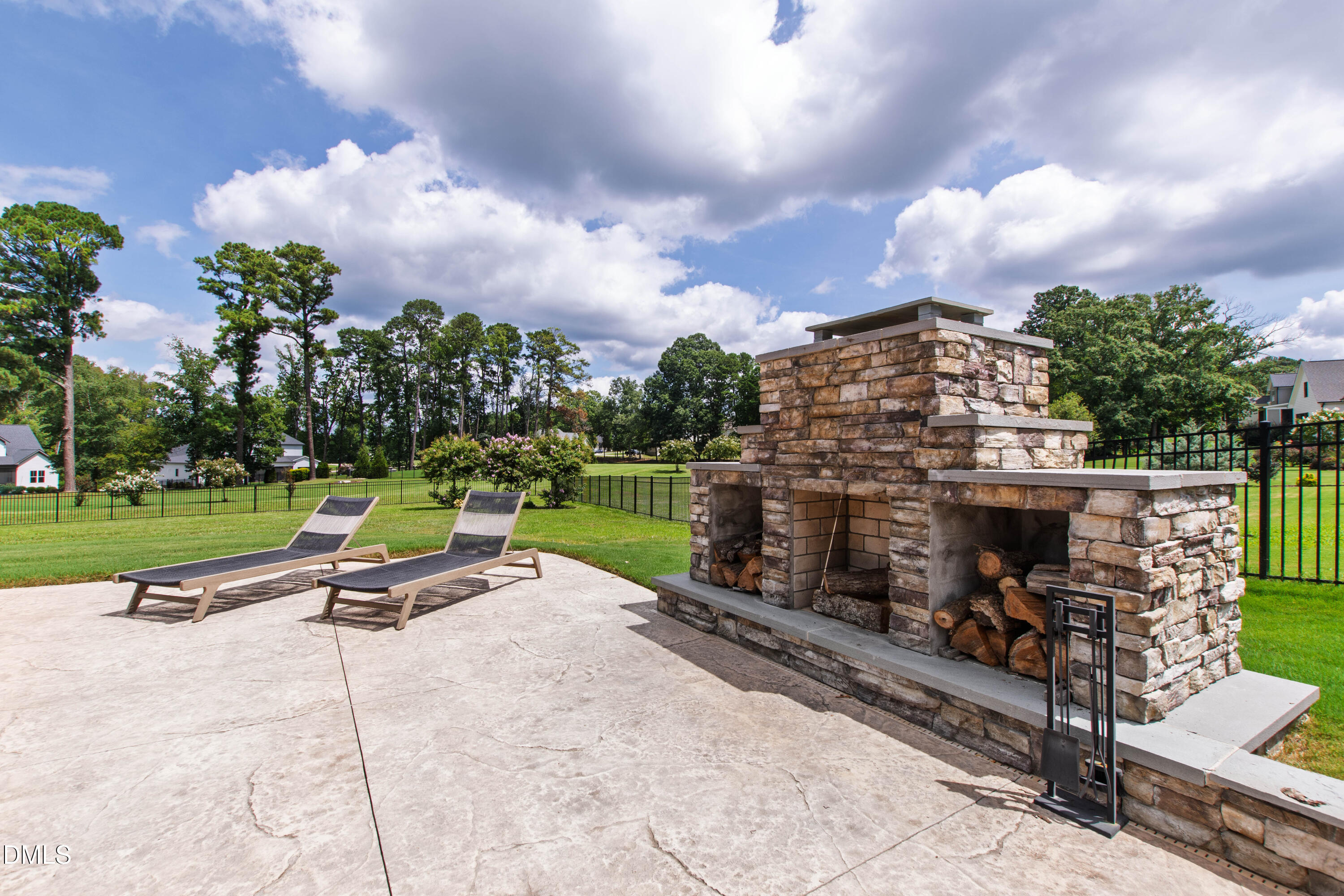 8012 Woodcross Way