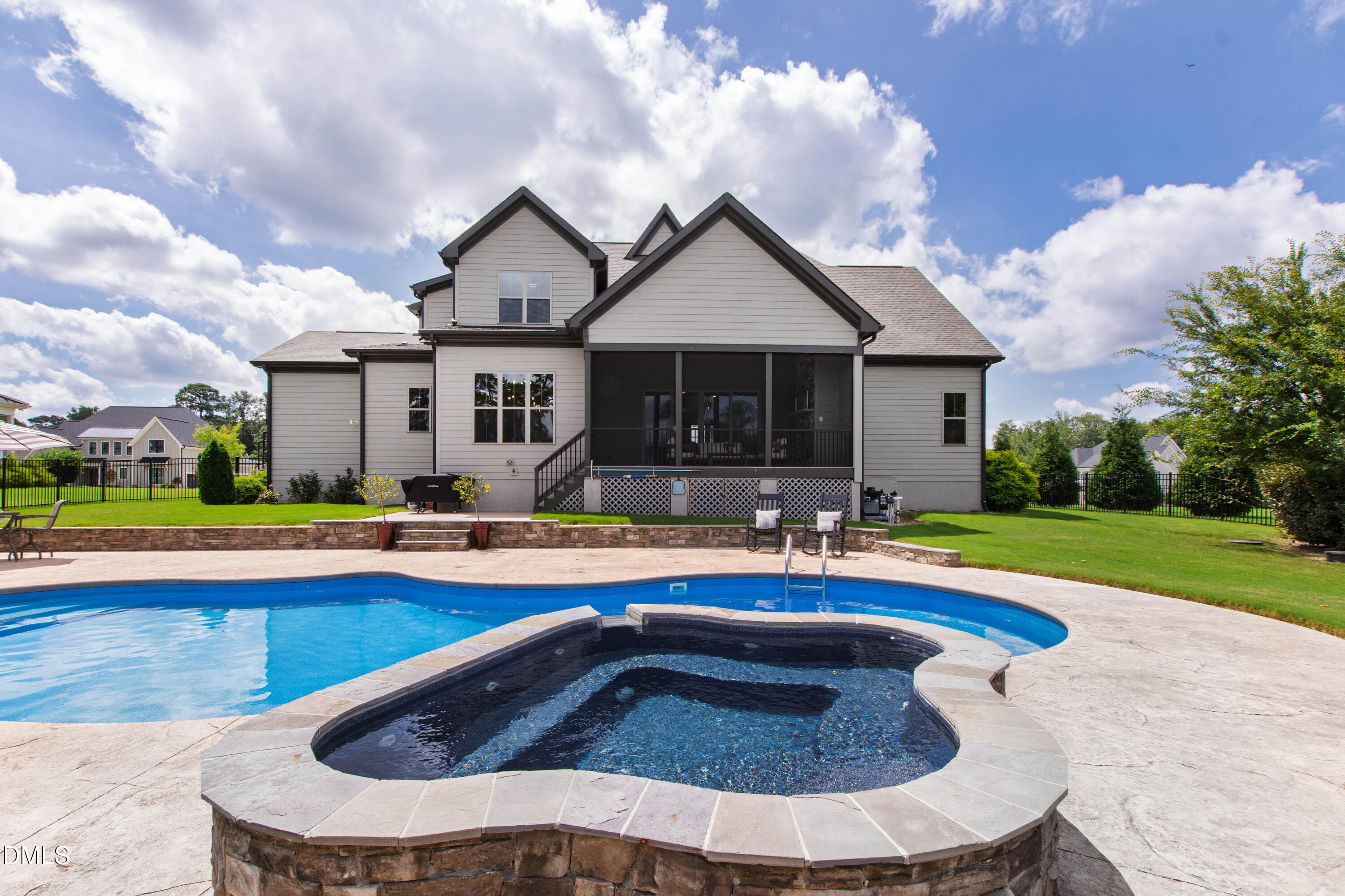 8012 Woodcross Way