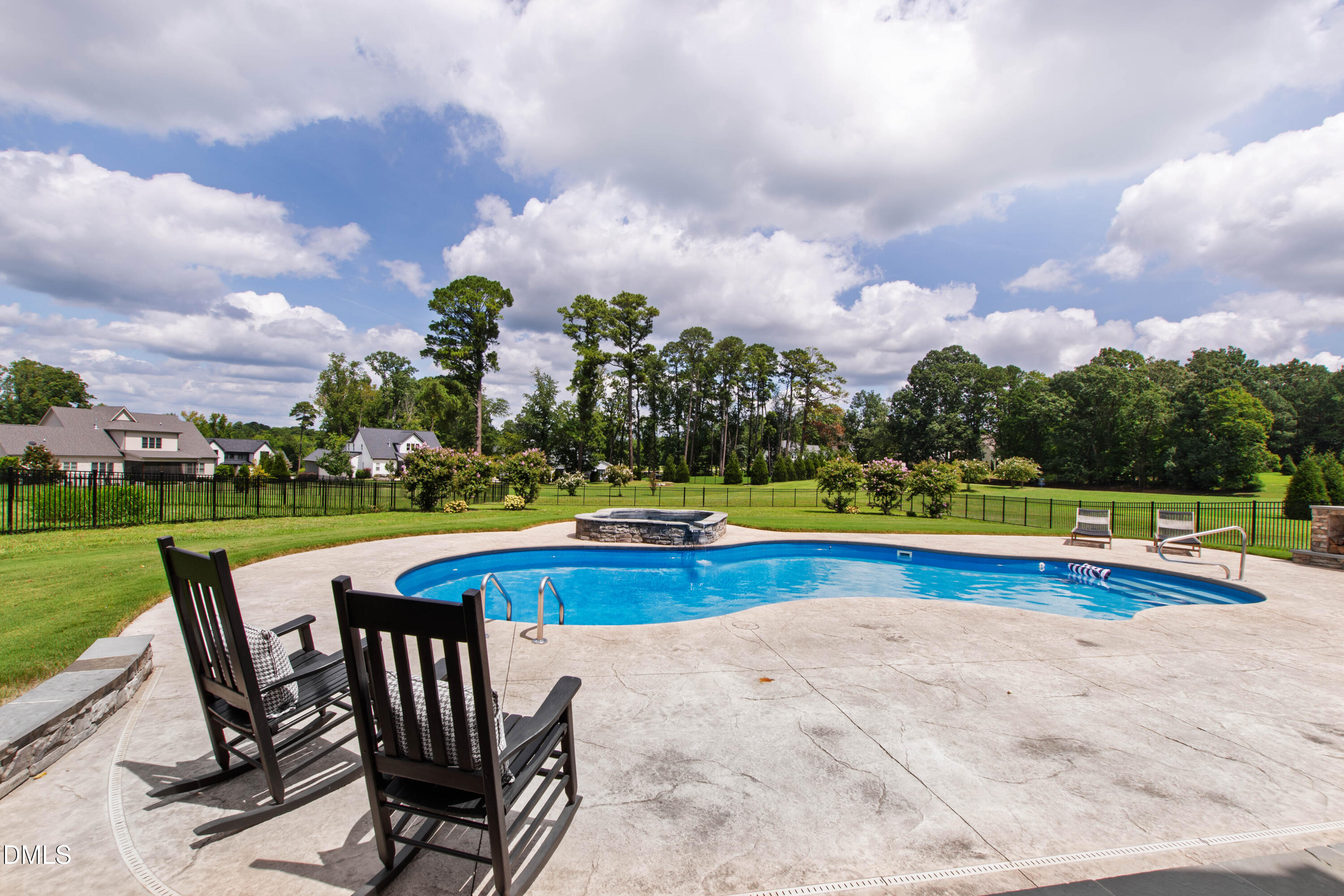 8012 Woodcross Way