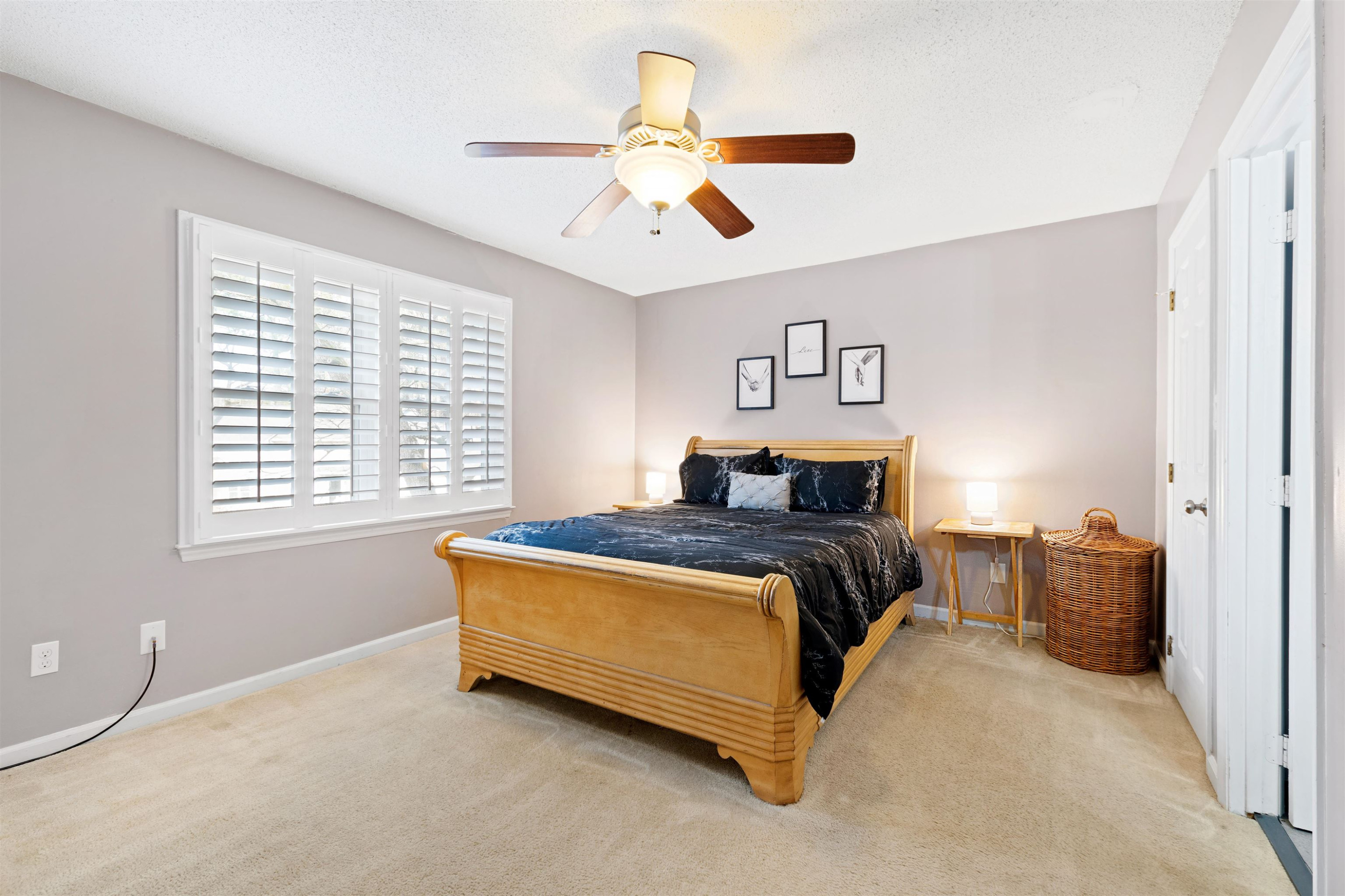 6424 Meadow View Drive