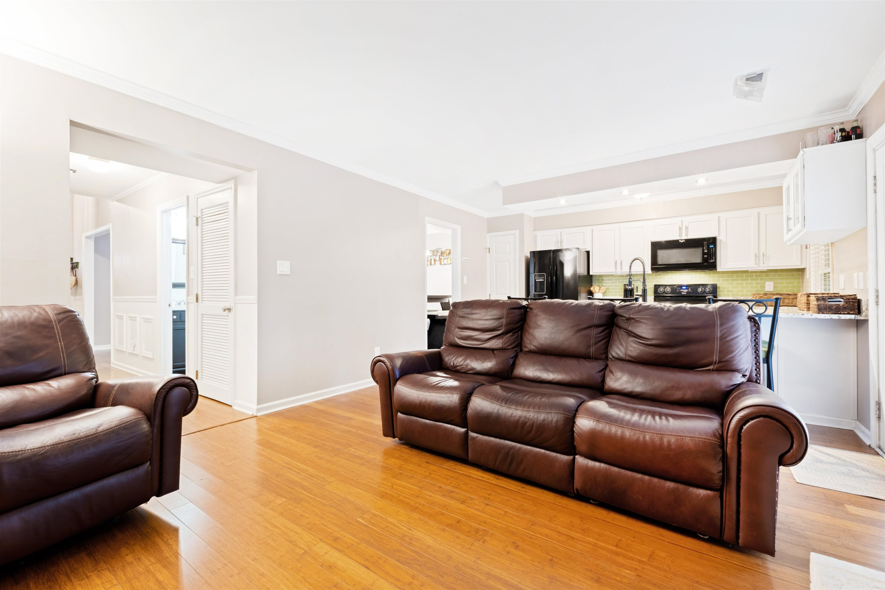 6424 Meadow View Drive