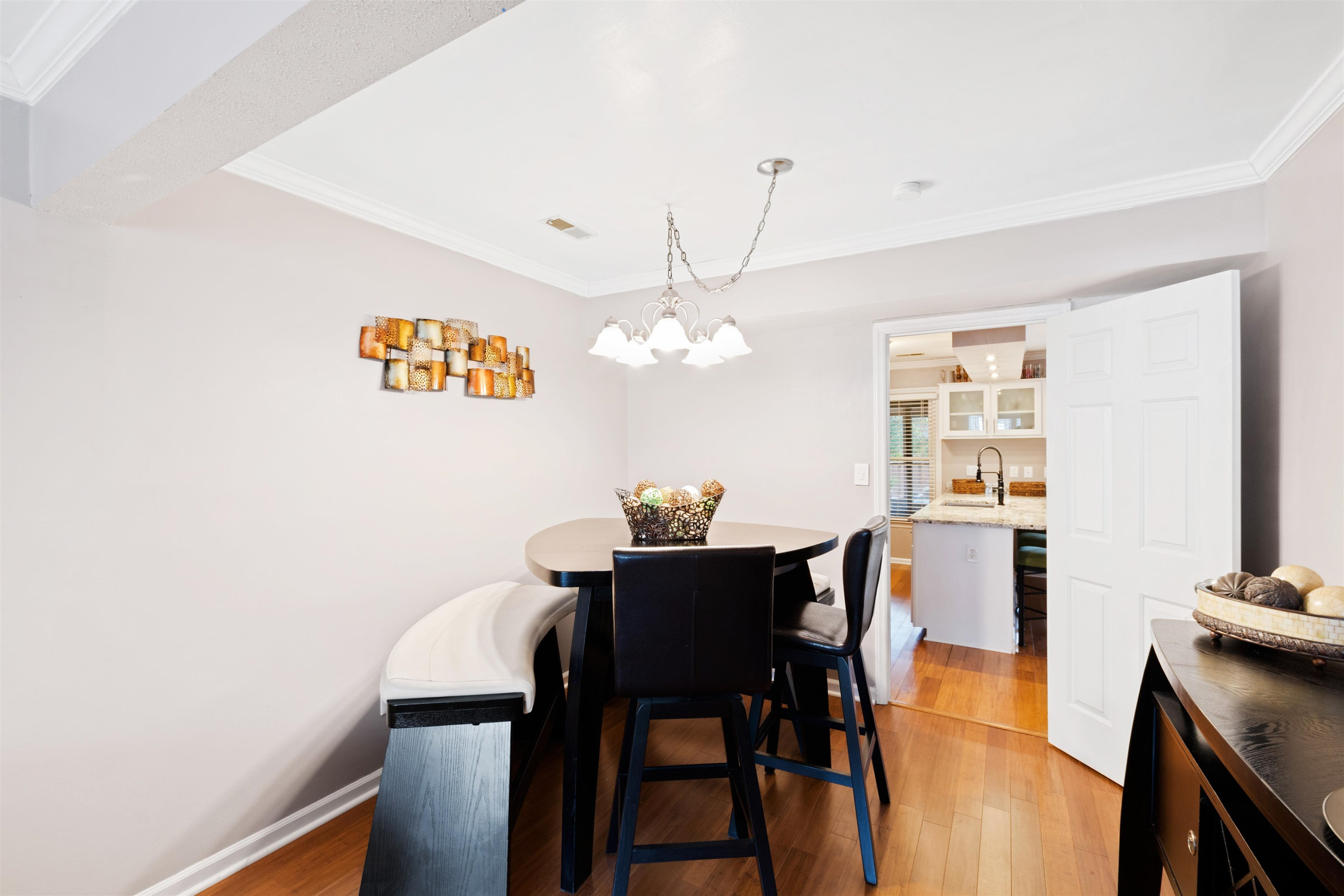 6424 Meadow View Drive