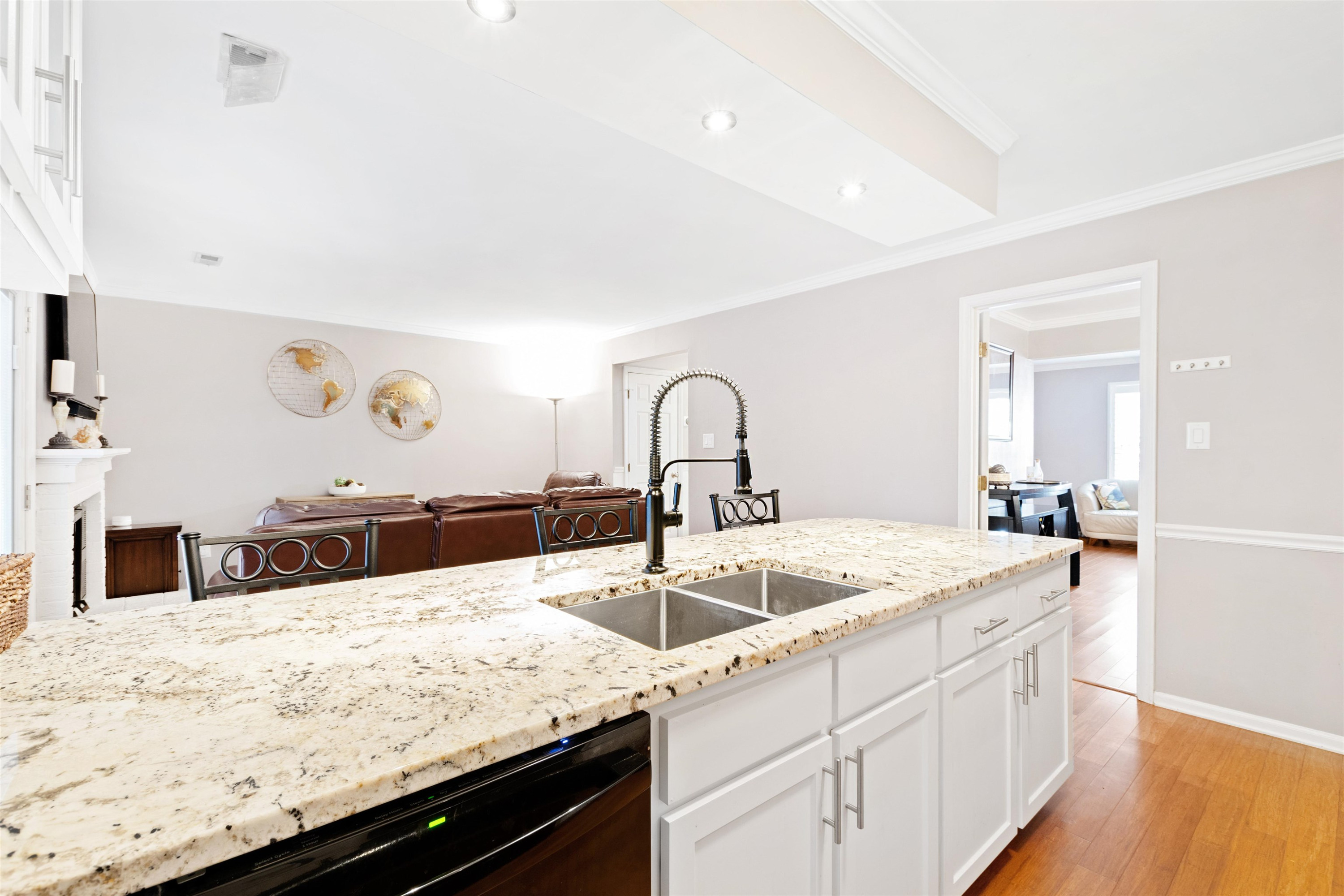 6424 Meadow View Drive