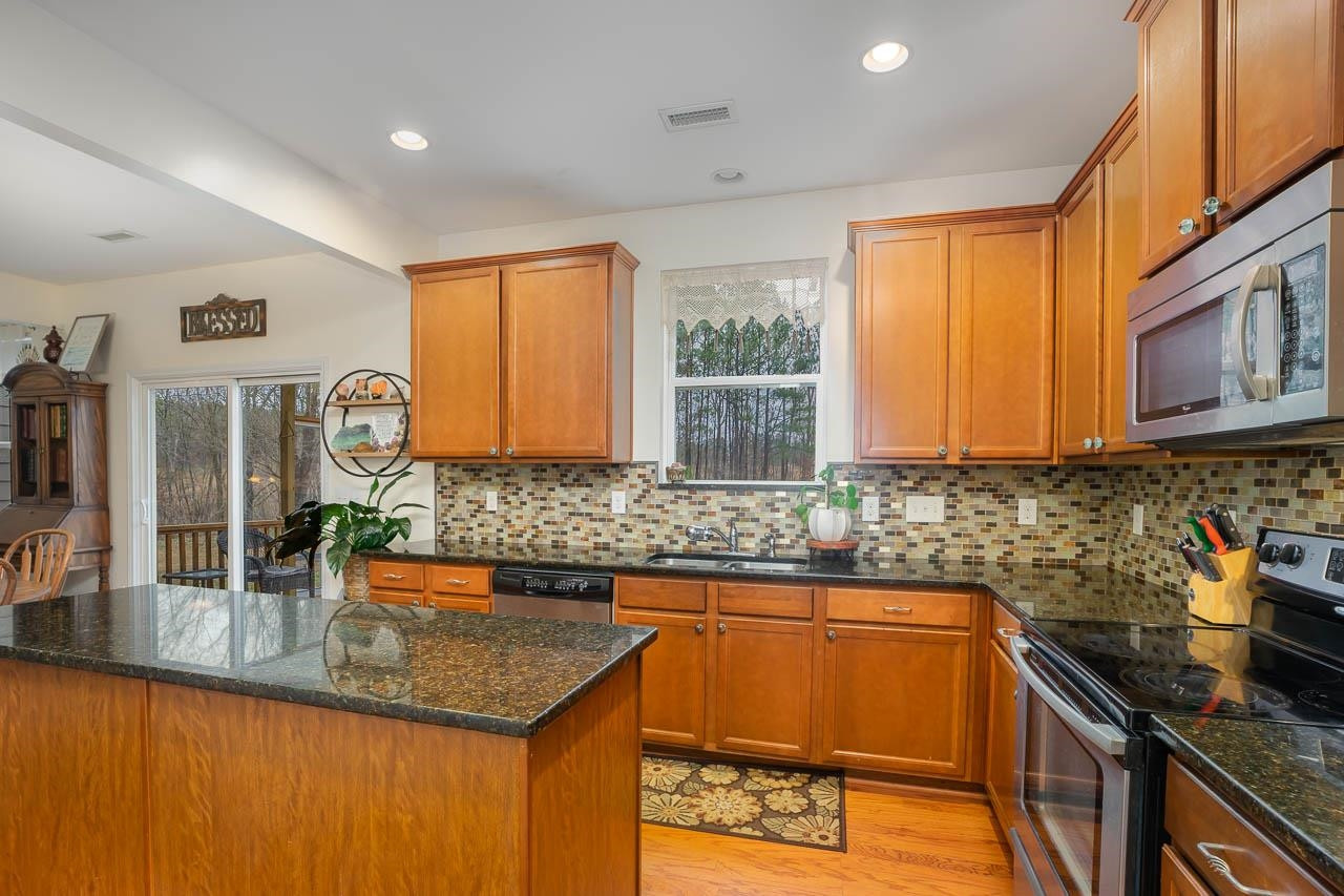 422 Glenview Lane