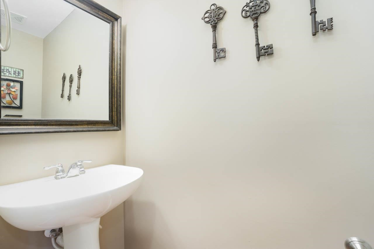 422 Glenview Lane