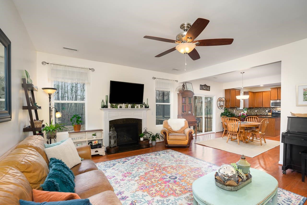 422 Glenview Lane