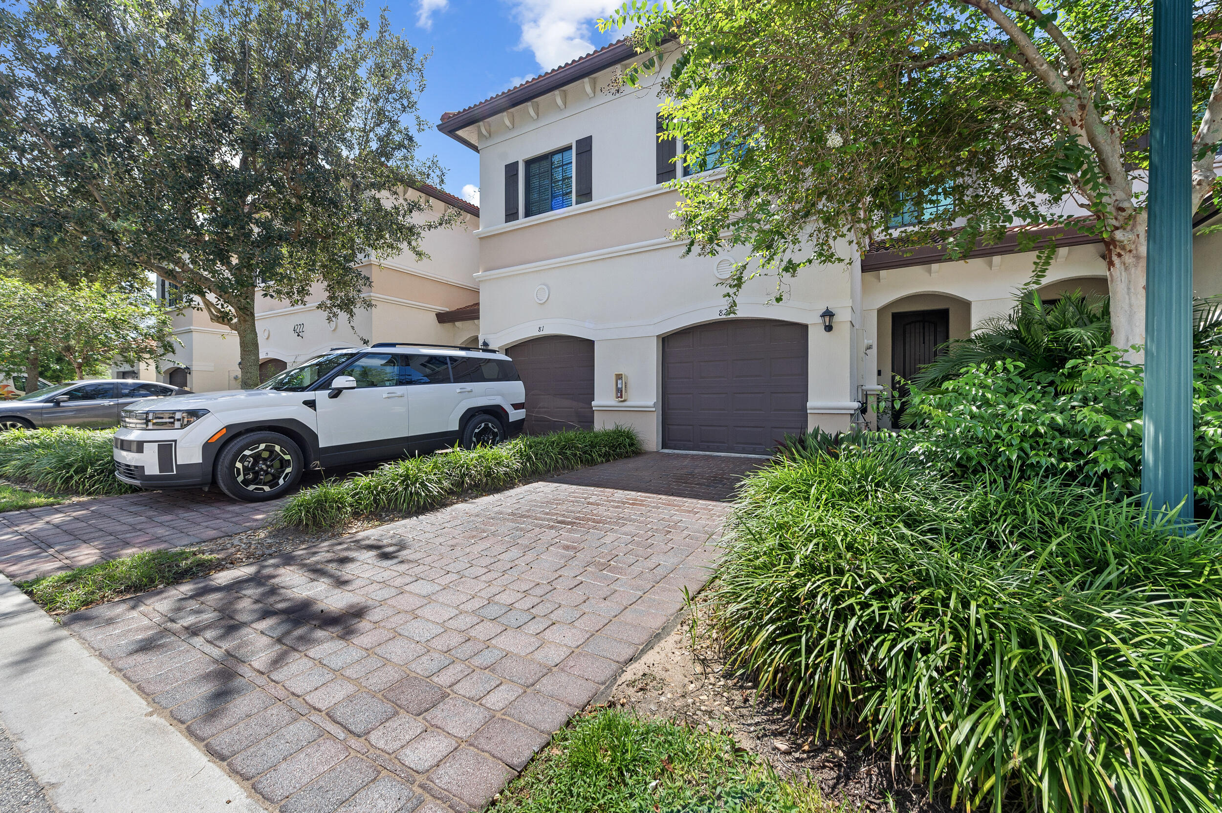 4222 N Dixie Highway 82