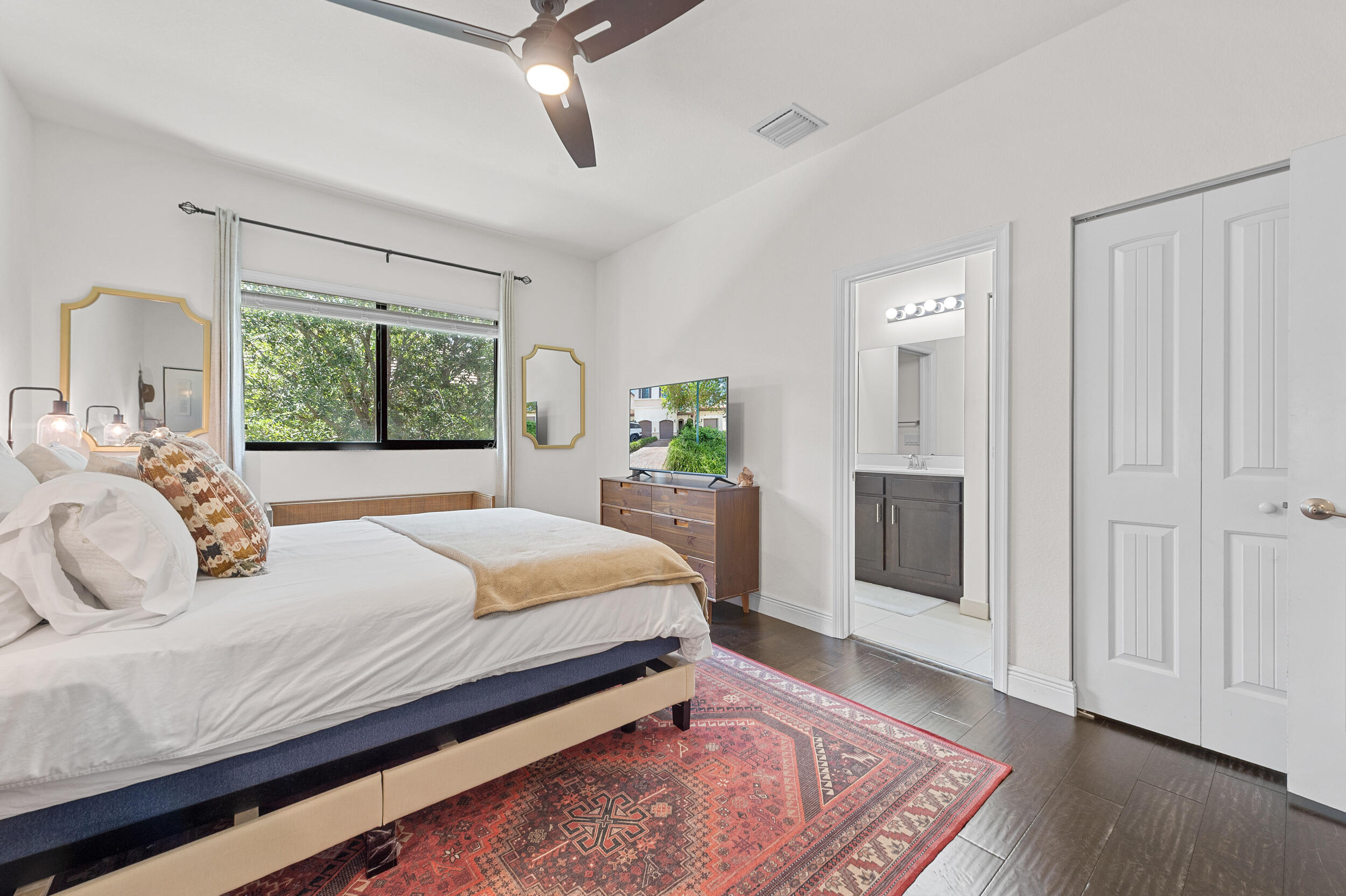 4222 N Dixie Highway 82