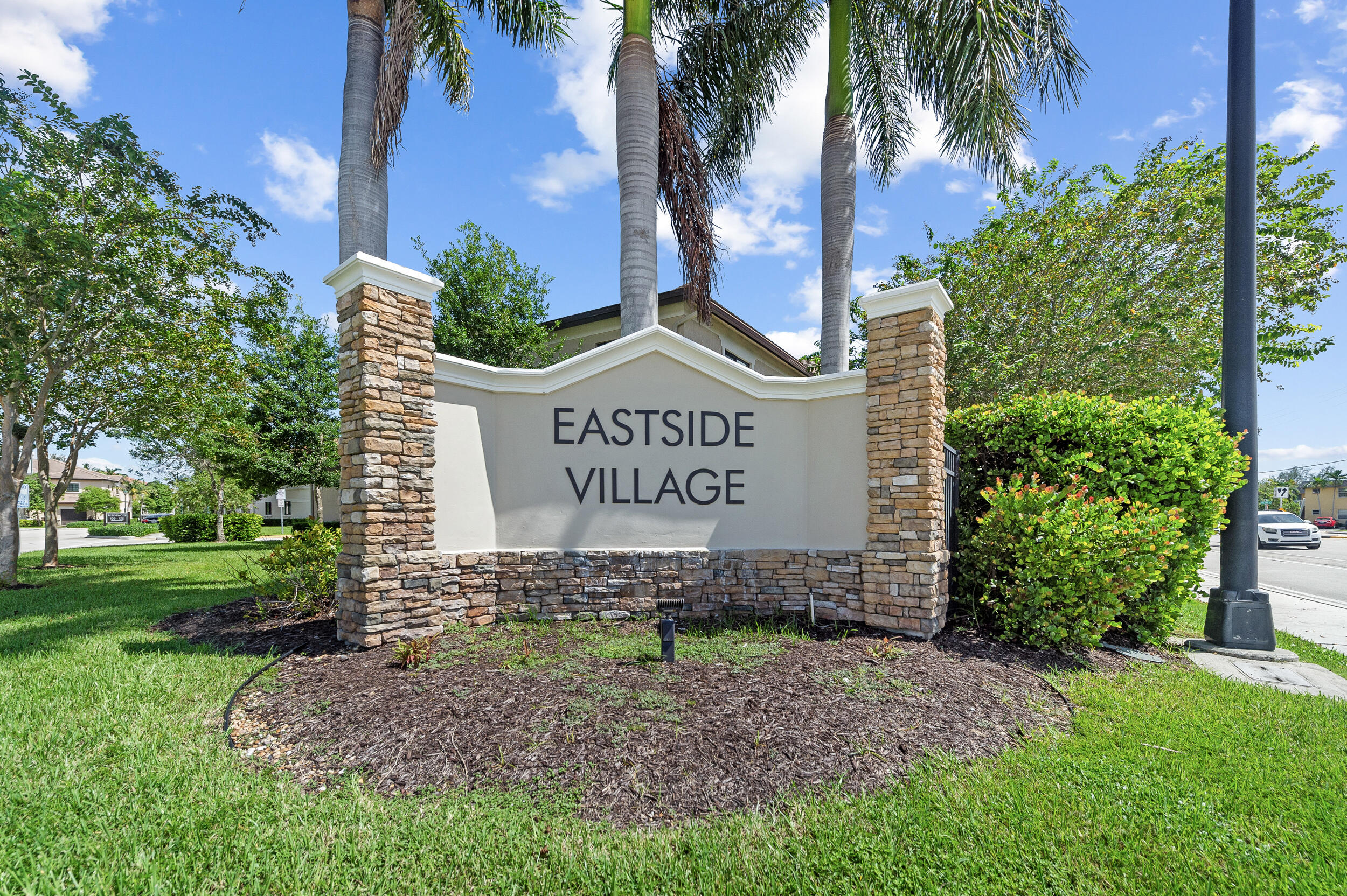 4222 N Dixie Highway 82